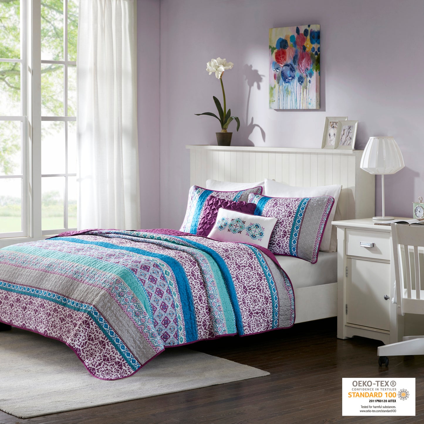 Intelligent Design Reversible Quilt Set with Throw Pillows