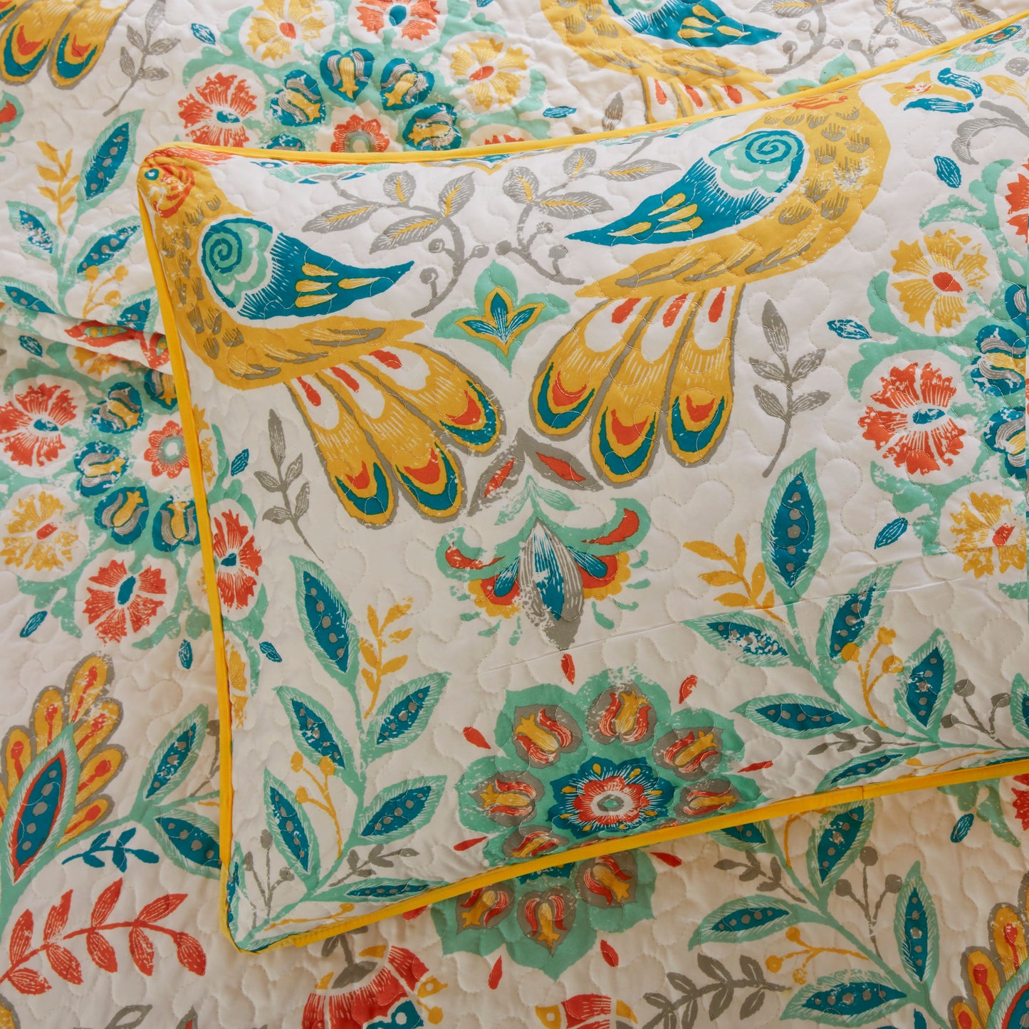 Intelligent Design Reversible Quilt Set with Throw Pillows