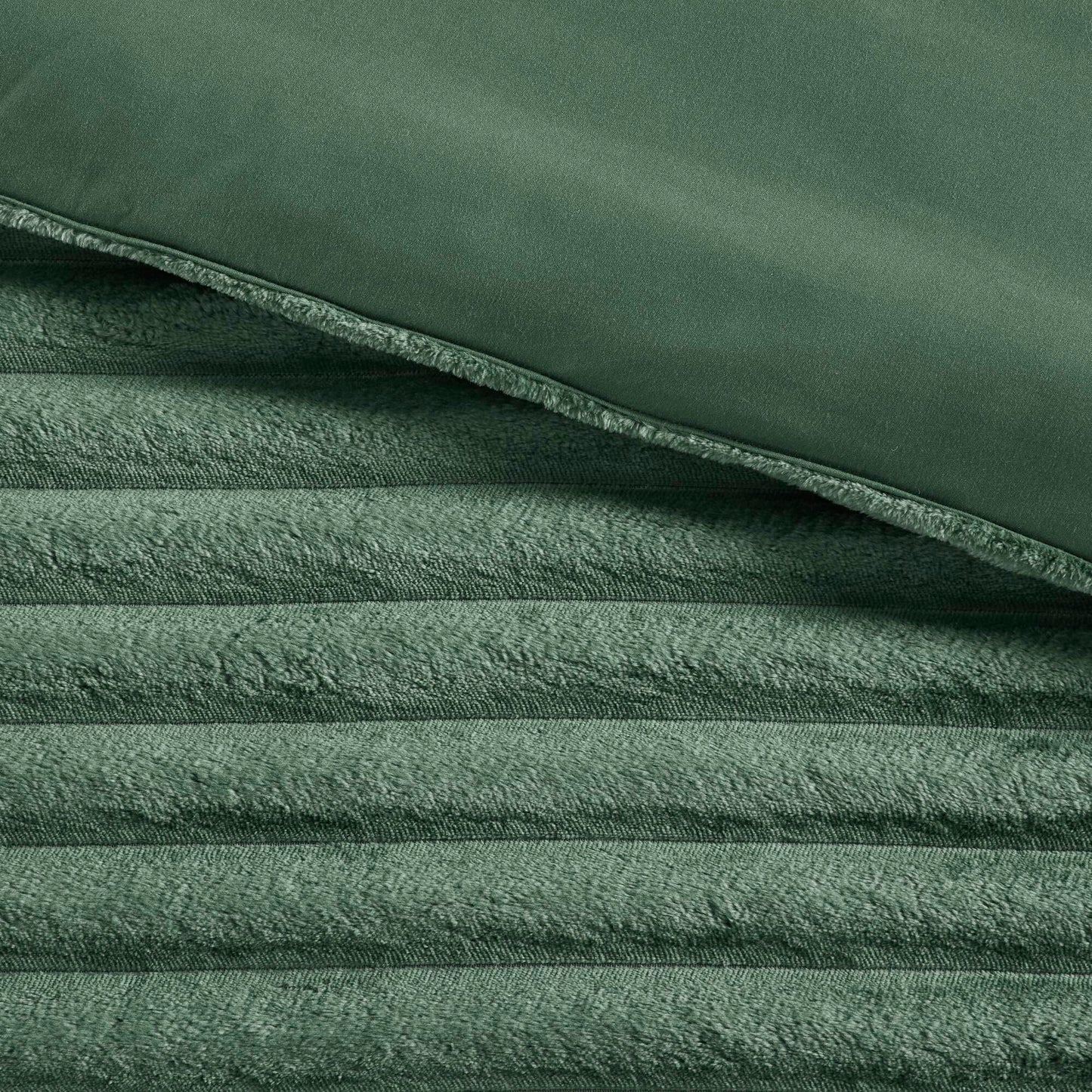 Intelligent Design 3 Piece Corded Plush Comforter Set