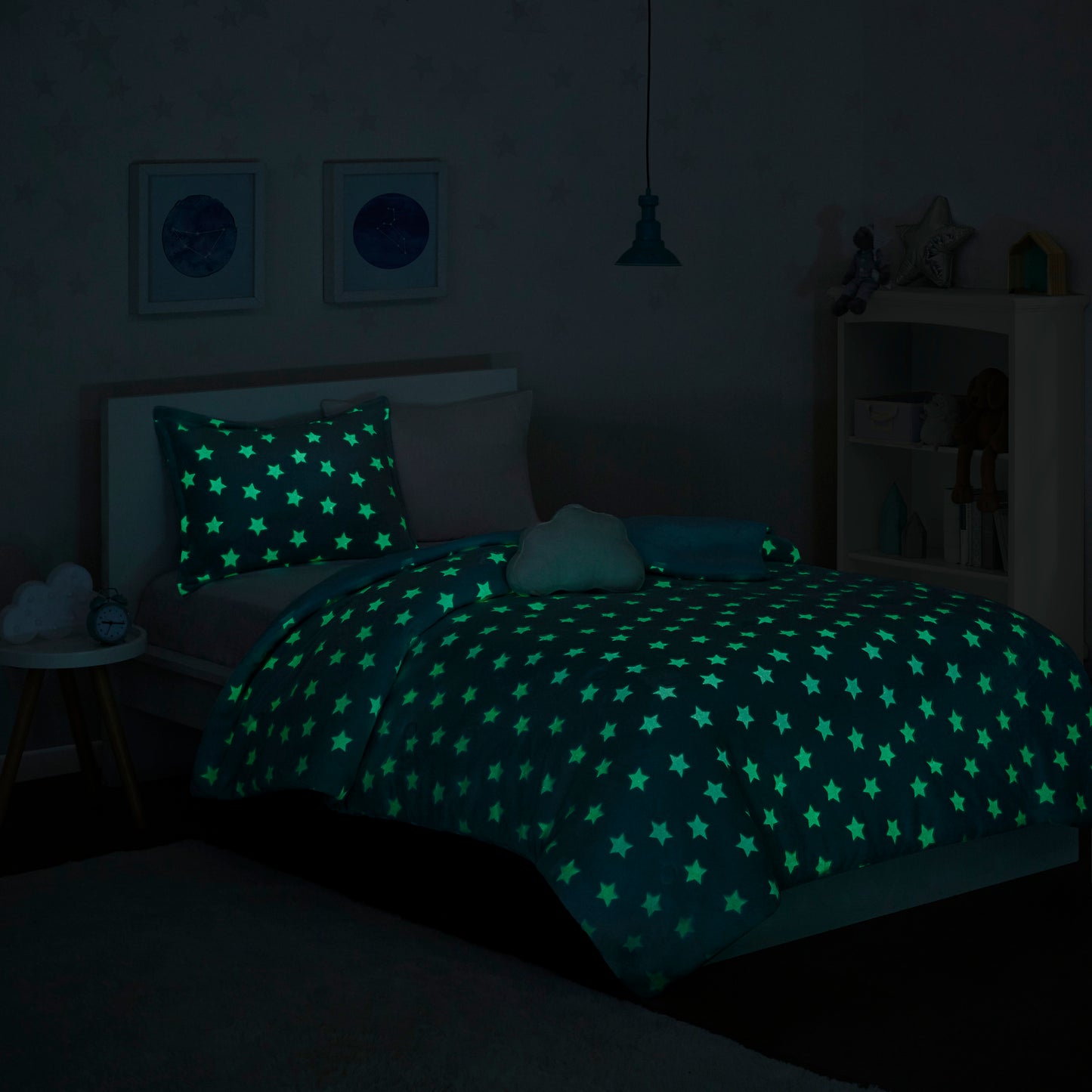 Quinny Glow In The Dark Plush Comforter Set