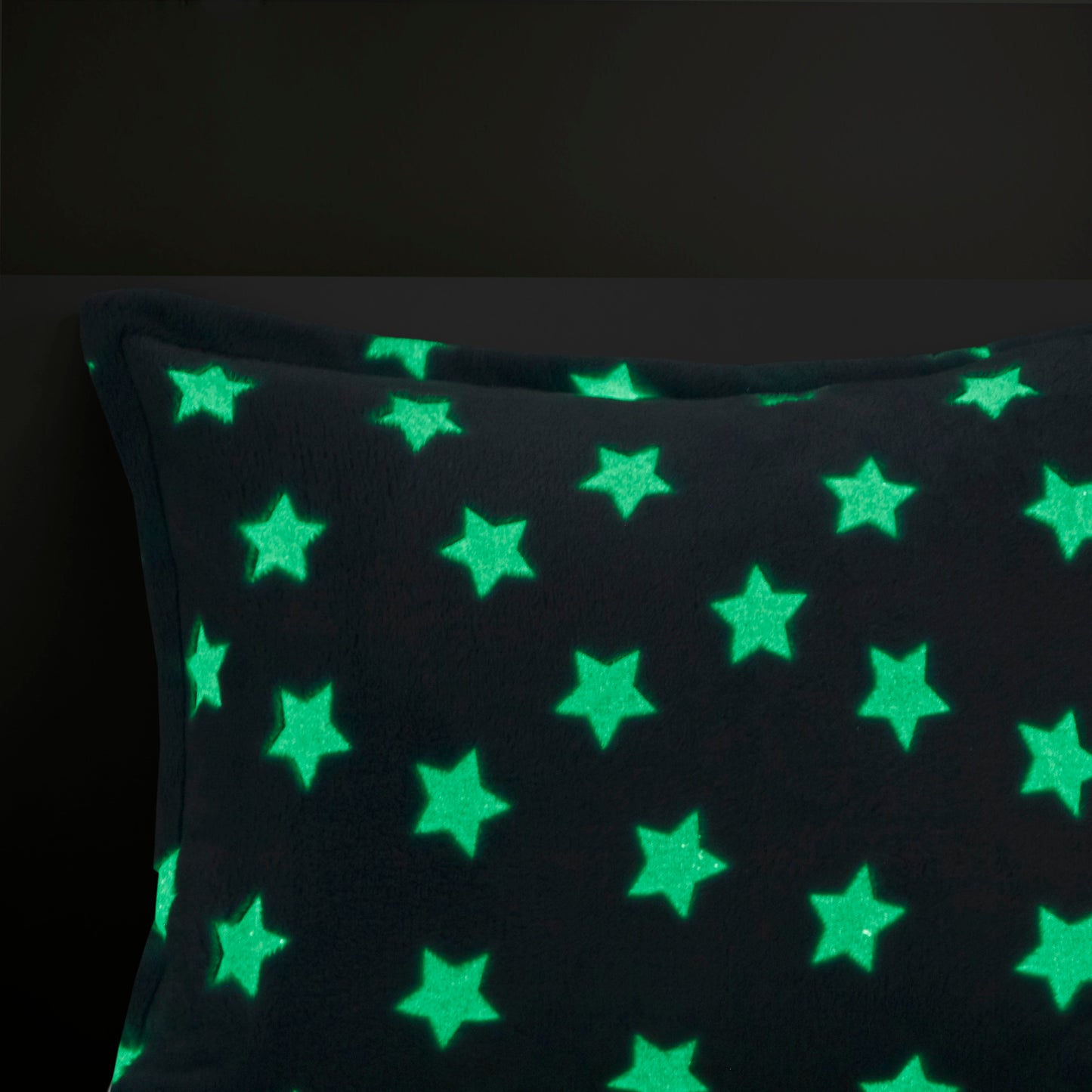 Quinny Glow In The Dark Plush Comforter Set