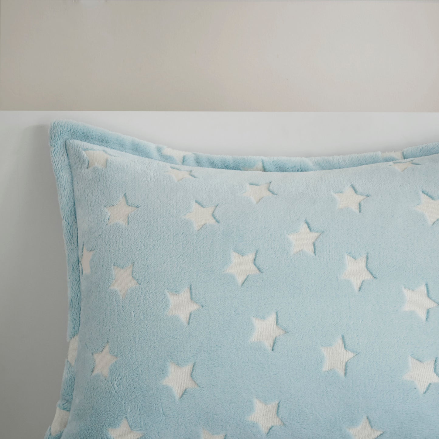 Quinny Glow In The Dark Plush Comforter Set