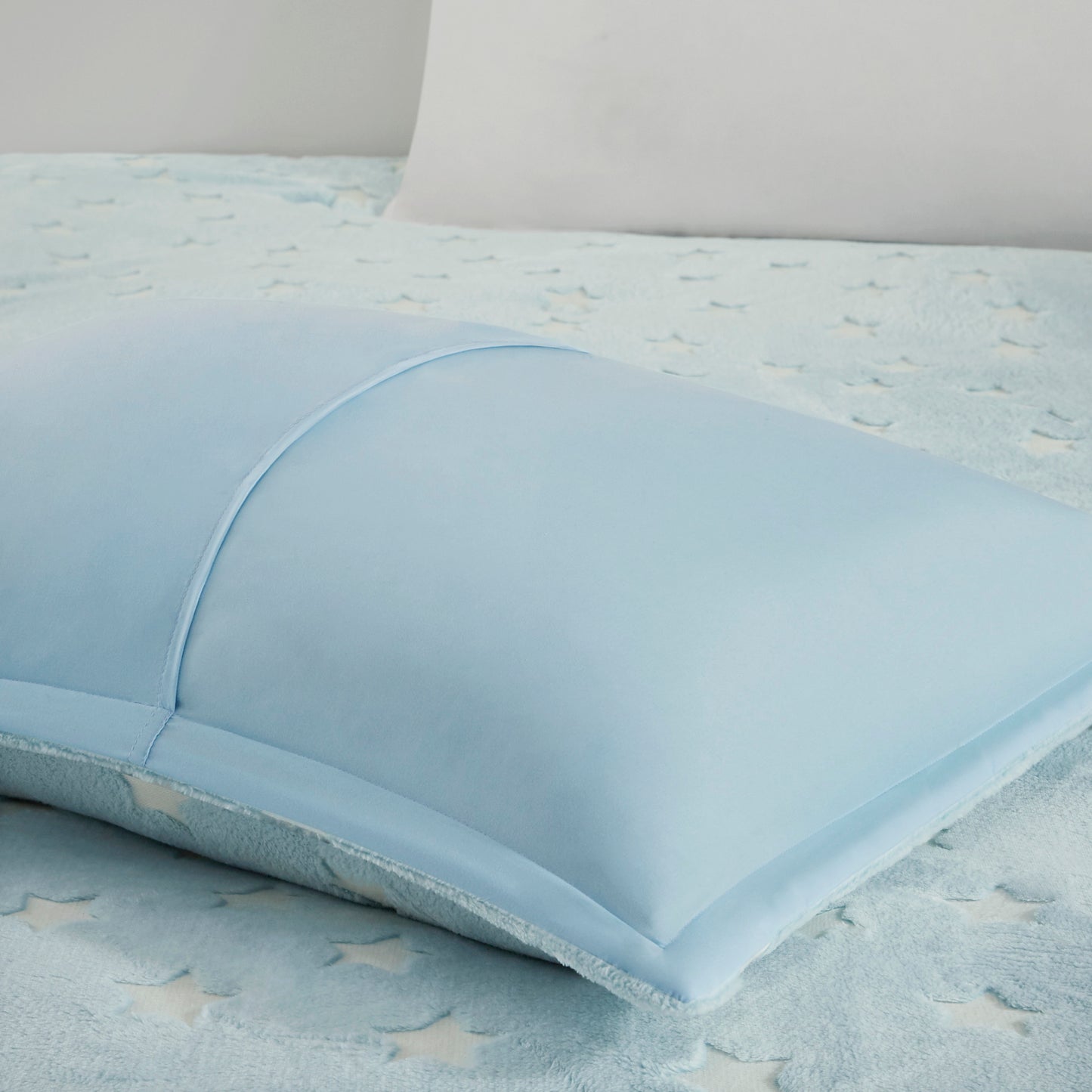 Quinny Glow In The Dark Plush Comforter Set