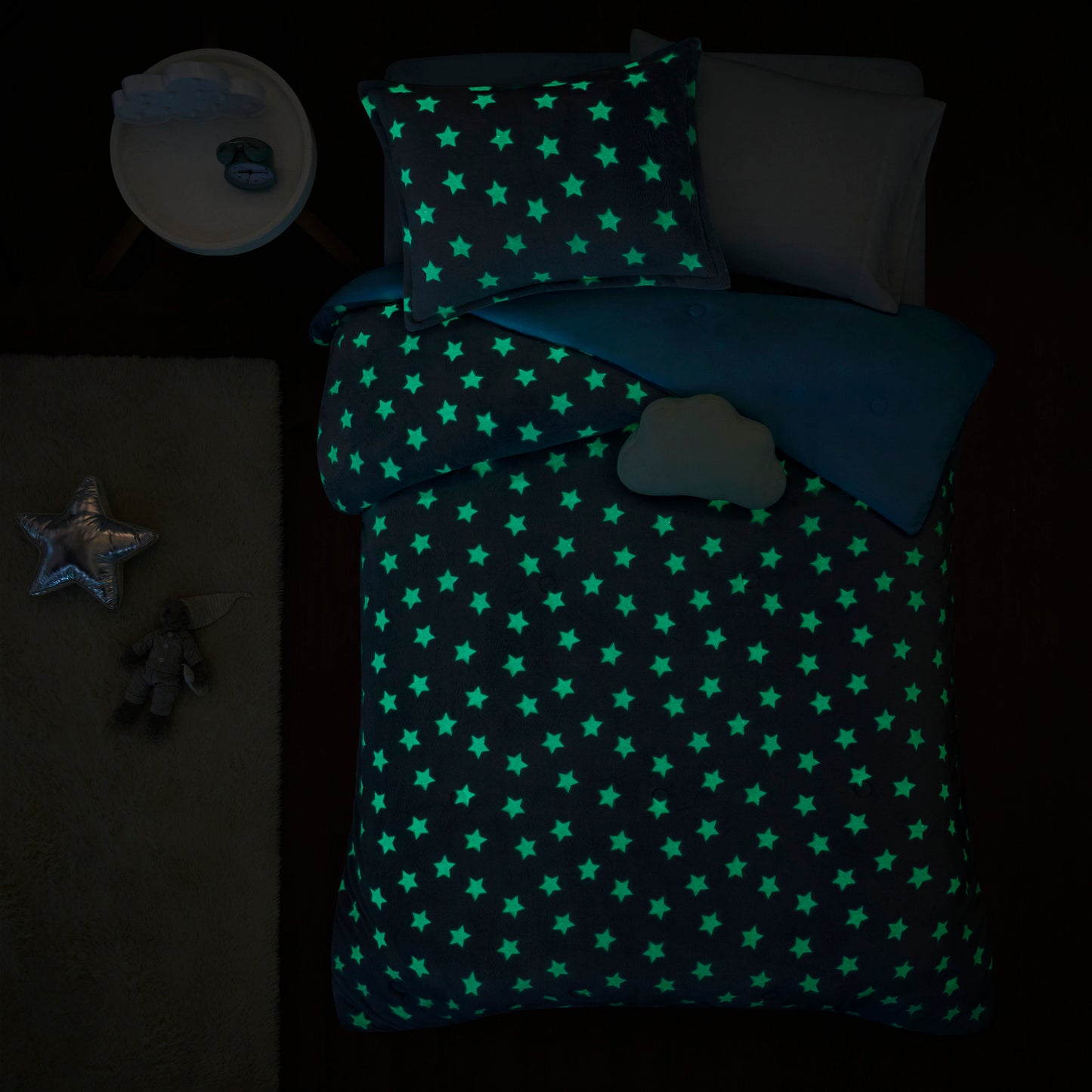 Quinny Glow In The Dark Plush Comforter Set