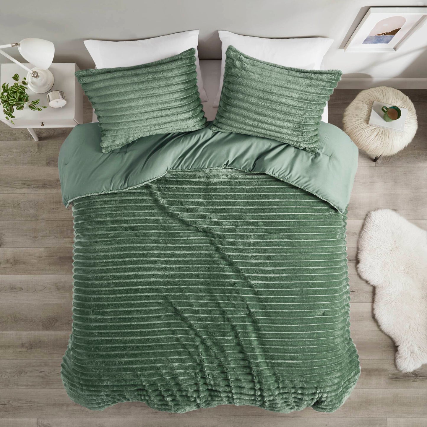 Intelligent Design 3 Piece Corded Plush Comforter Set