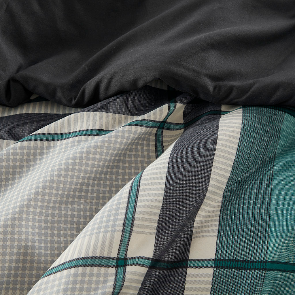 Intelligent Design Plaid Comforter Set with Bed Sheets