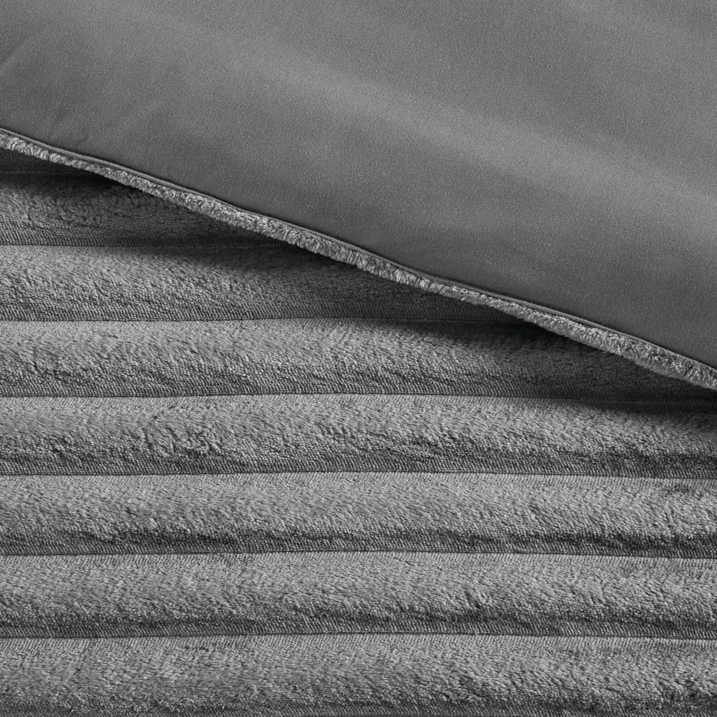 Intelligent Design 3 Piece Corded Plush Comforter Set