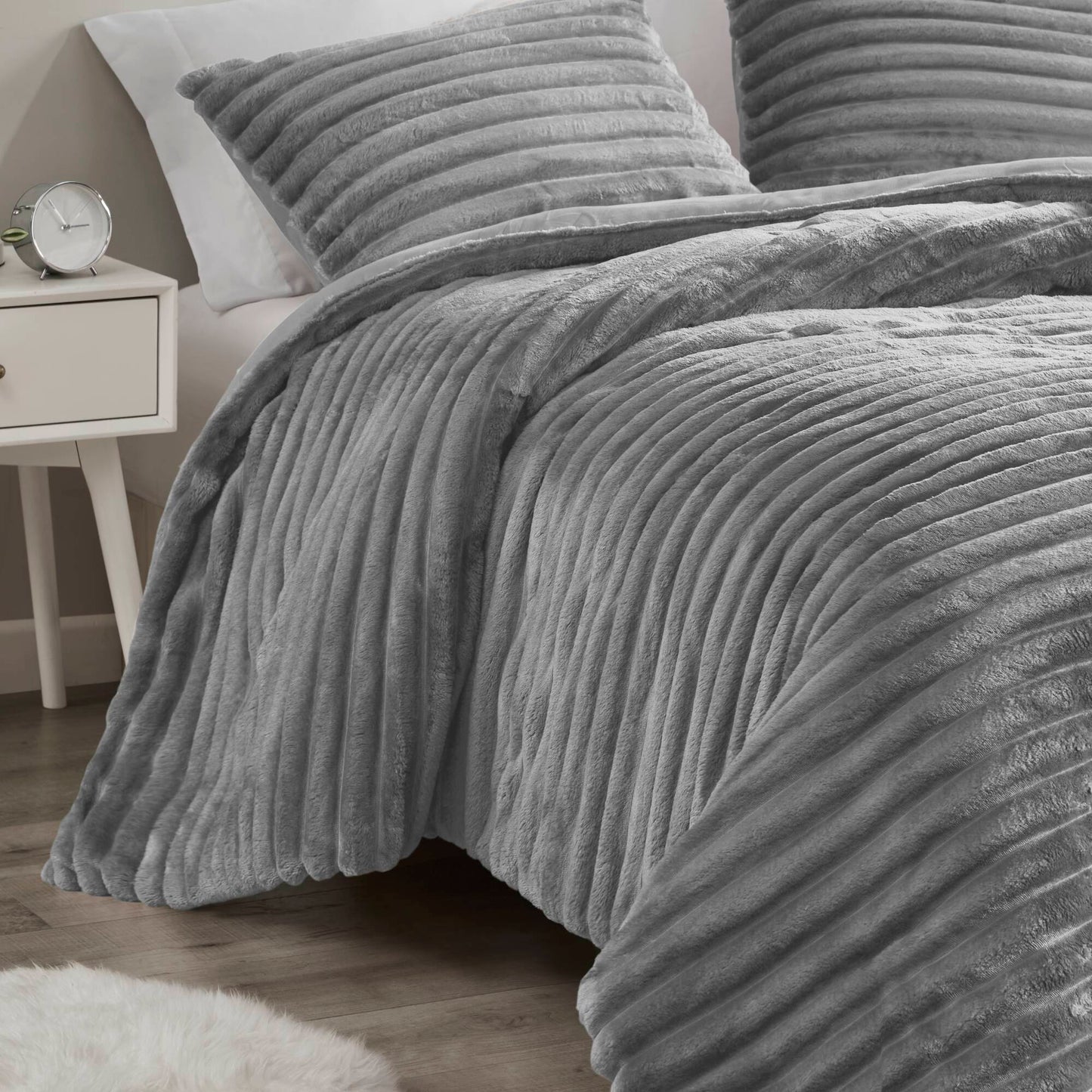 Intelligent Design 3 Piece Corded Plush Comforter Set