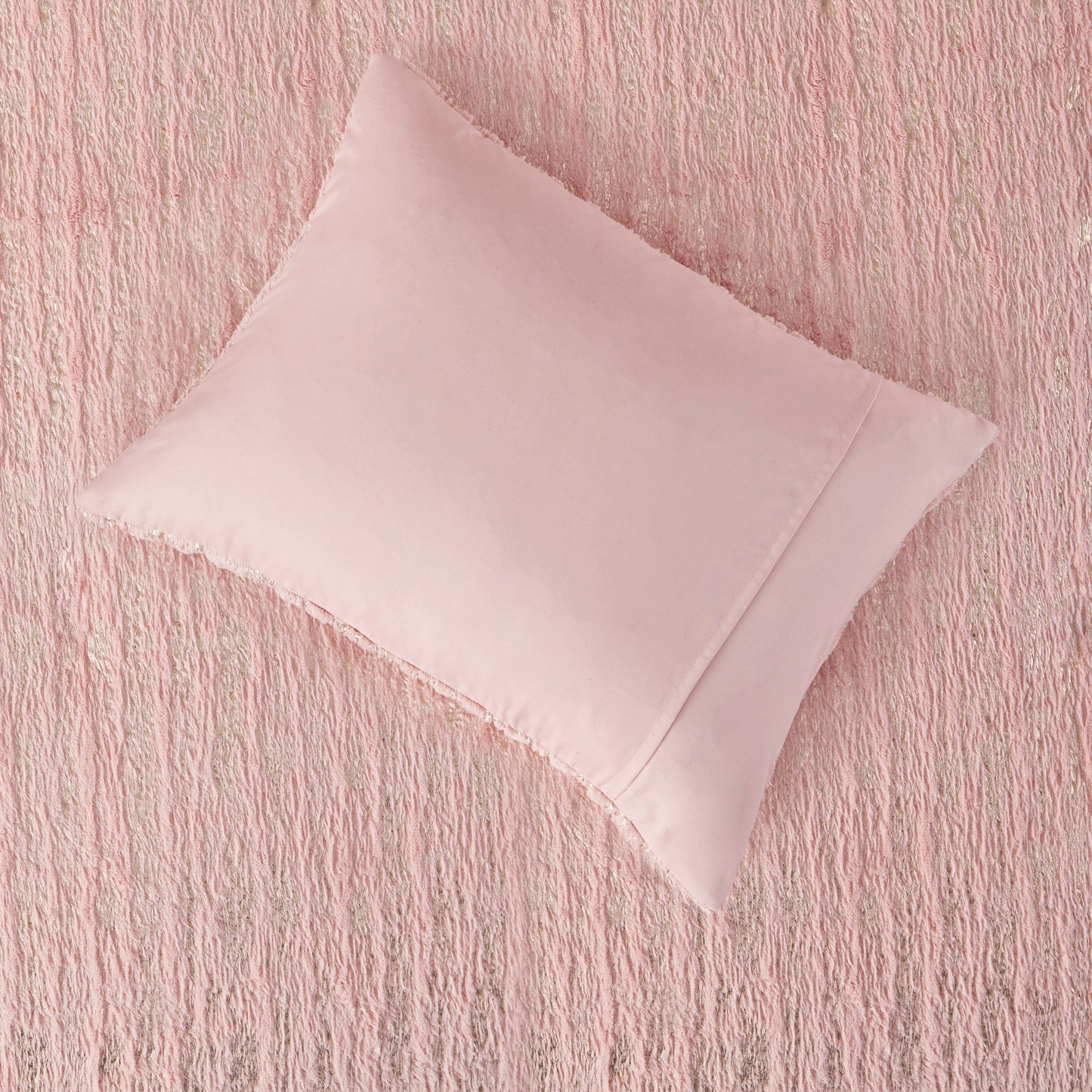 Intelligent Design Metallic Print Faux Fur Comforter Set