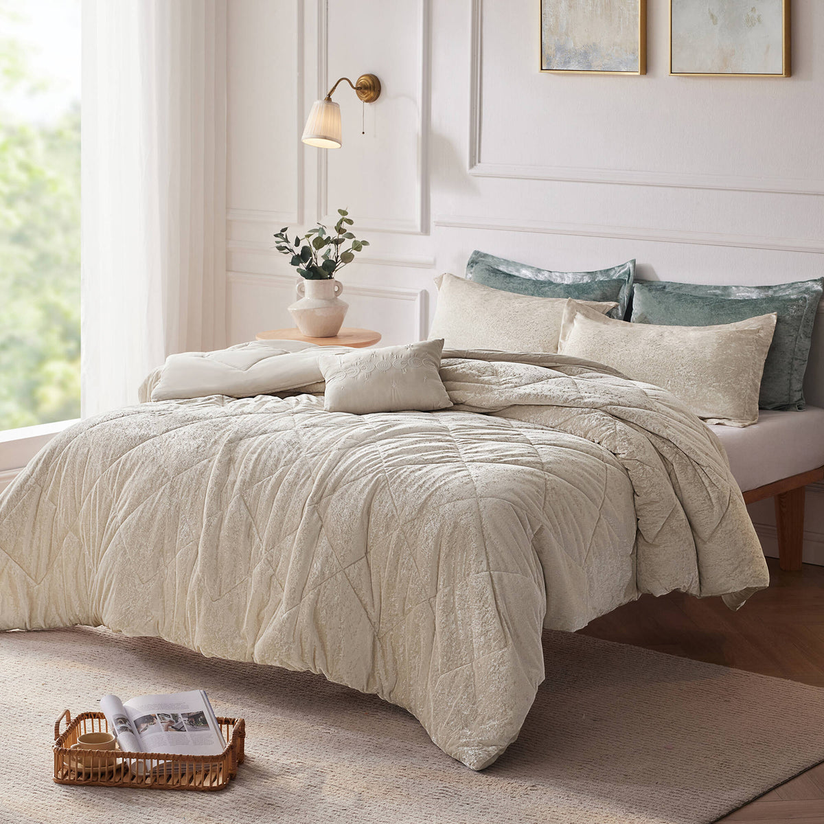 Intelligent Design Velvet Comforter Set with Throw Pillow