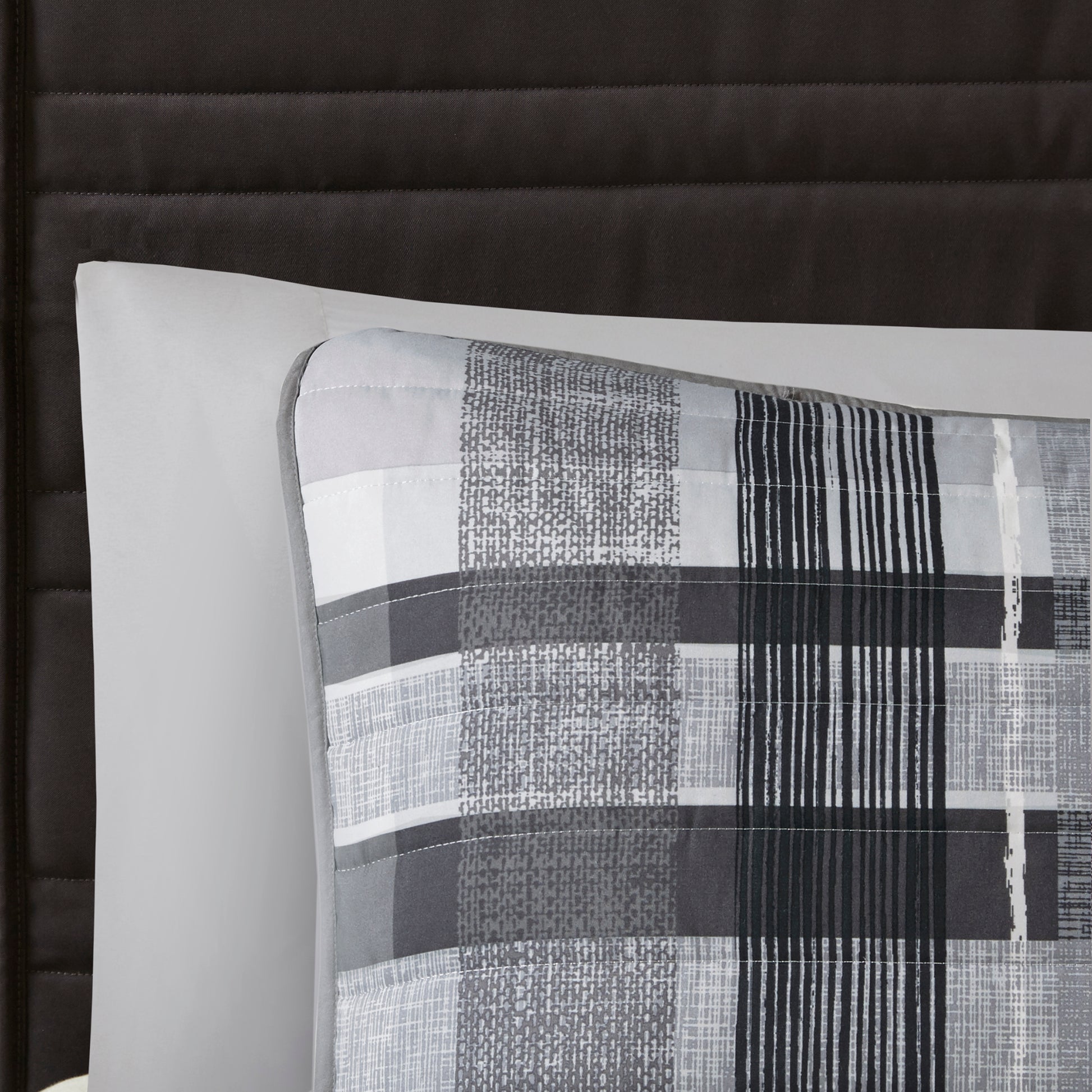 Intelligent Design Plaid Comforter Set