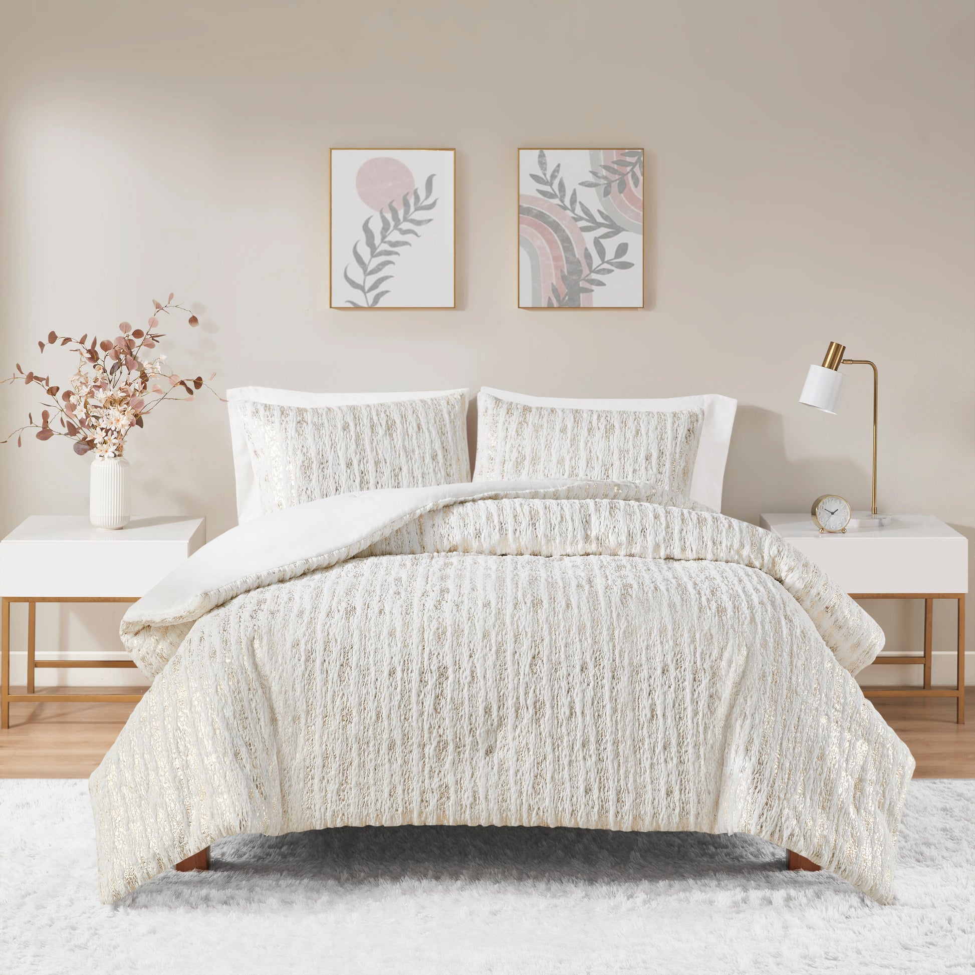 Intelligent Design Metallic Print Faux Fur Comforter Set