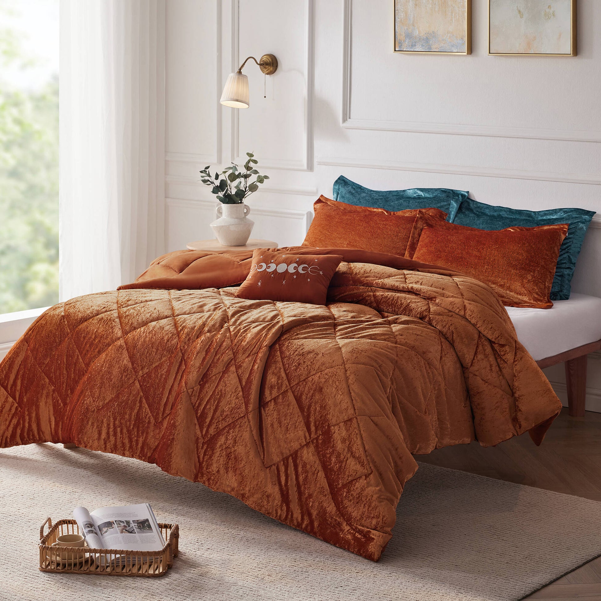 Intelligent Design Velvet Duvet Cover Set with Throw Pillow