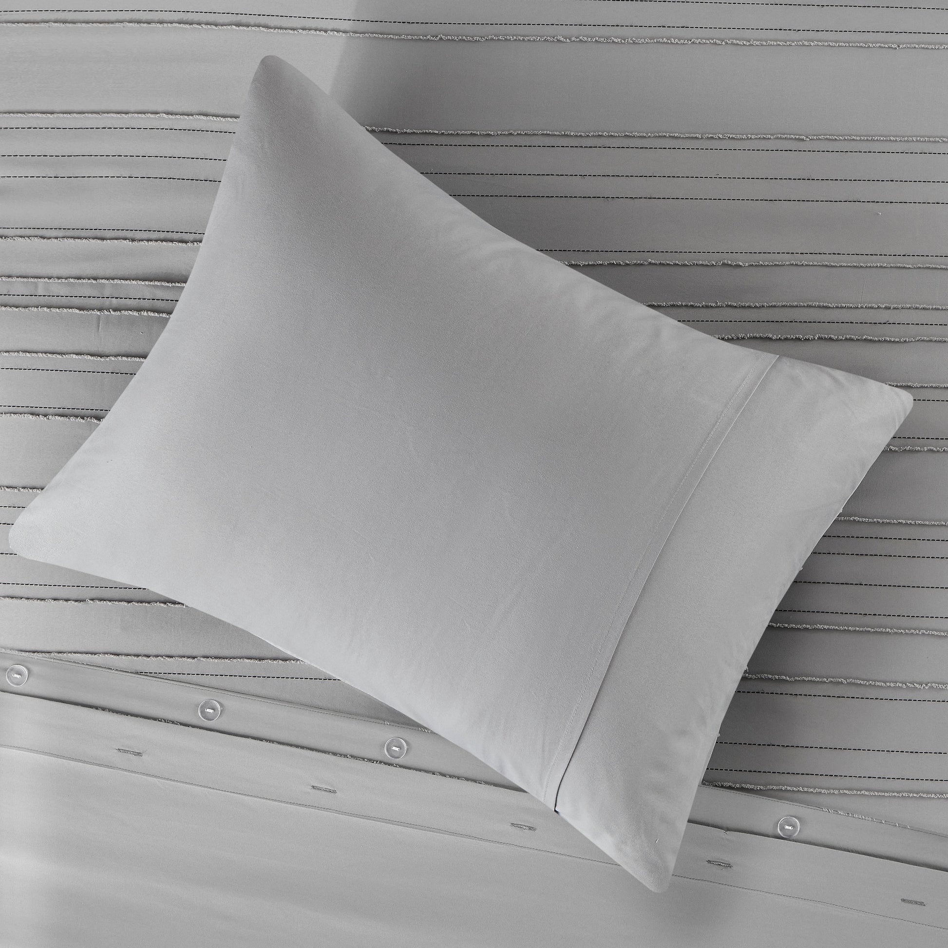 Intelligent Design Cationic Dyed Clip Jacquard Duvet Cover Set with Throw Pillow