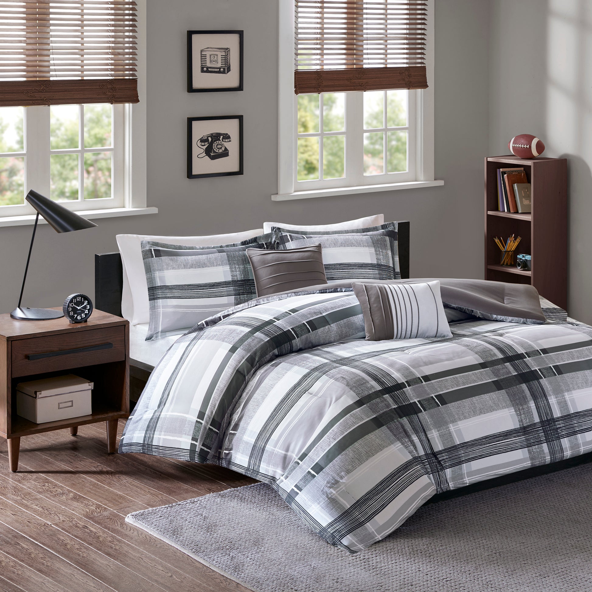 Intelligent Design Plaid Comforter Set