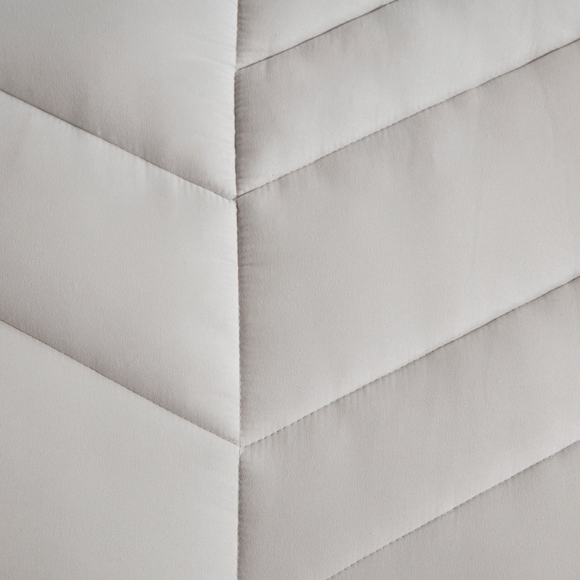 Intelligent Design Quilted Chevron Comforter Set