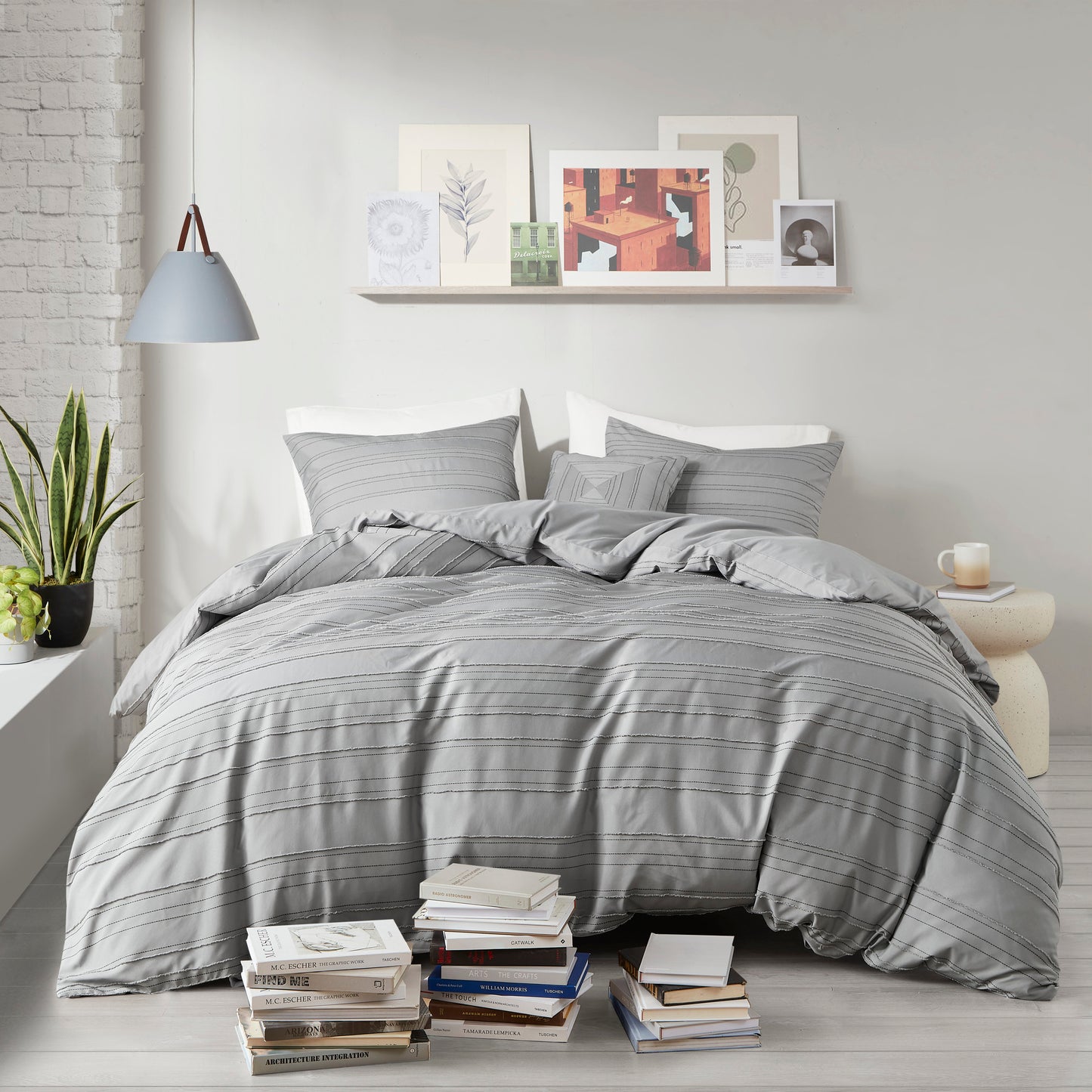 Intelligent Design Cationic Dyed Clip Jacquard Duvet Cover Set with Throw Pillow