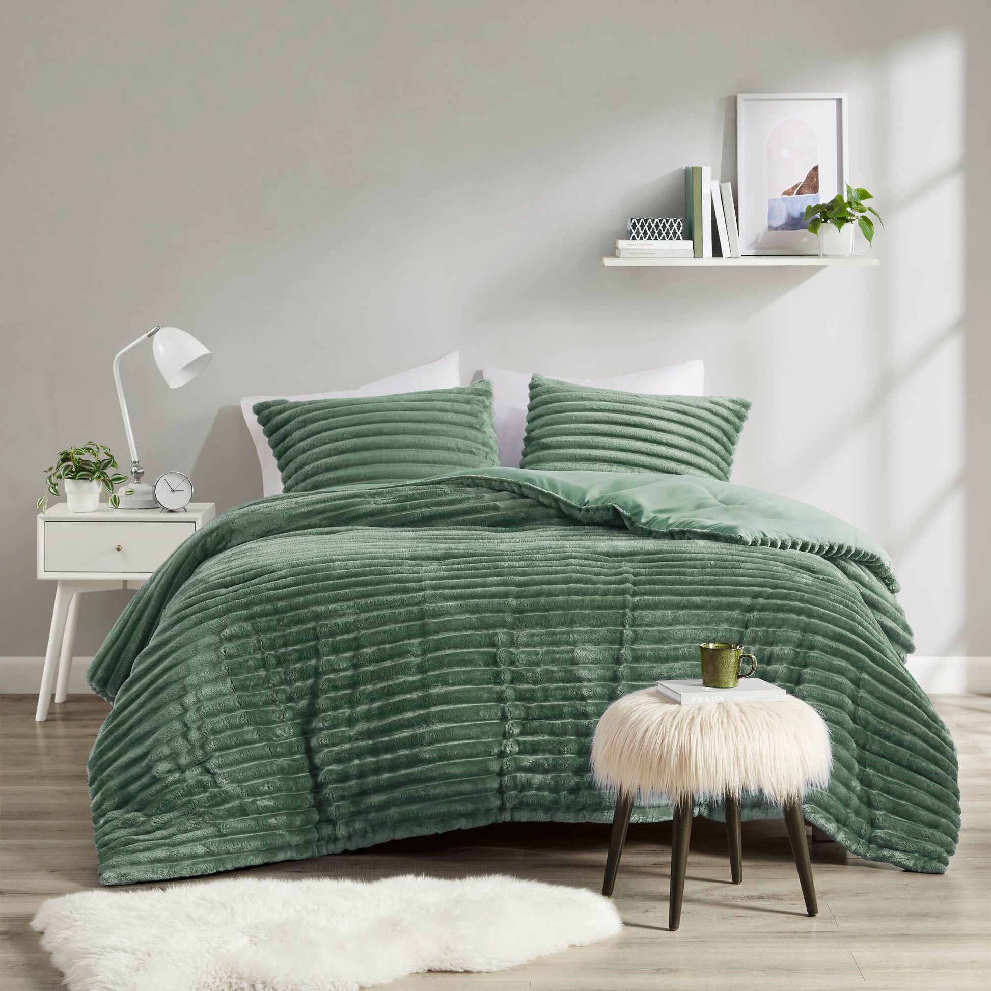 Intelligent Design 3 Piece Corded Plush Comforter Set