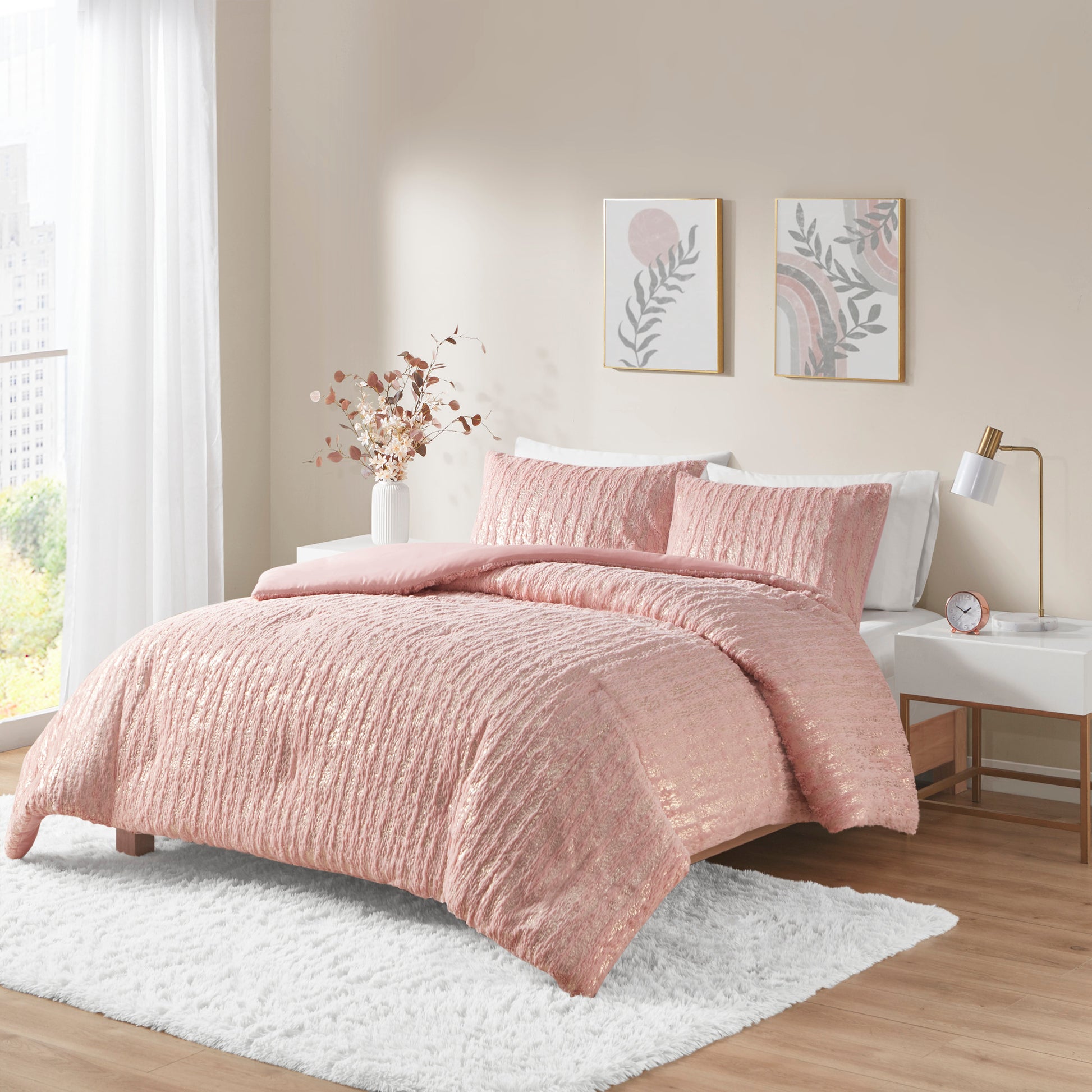 Intelligent Design Metallic Print Faux Fur Comforter Set