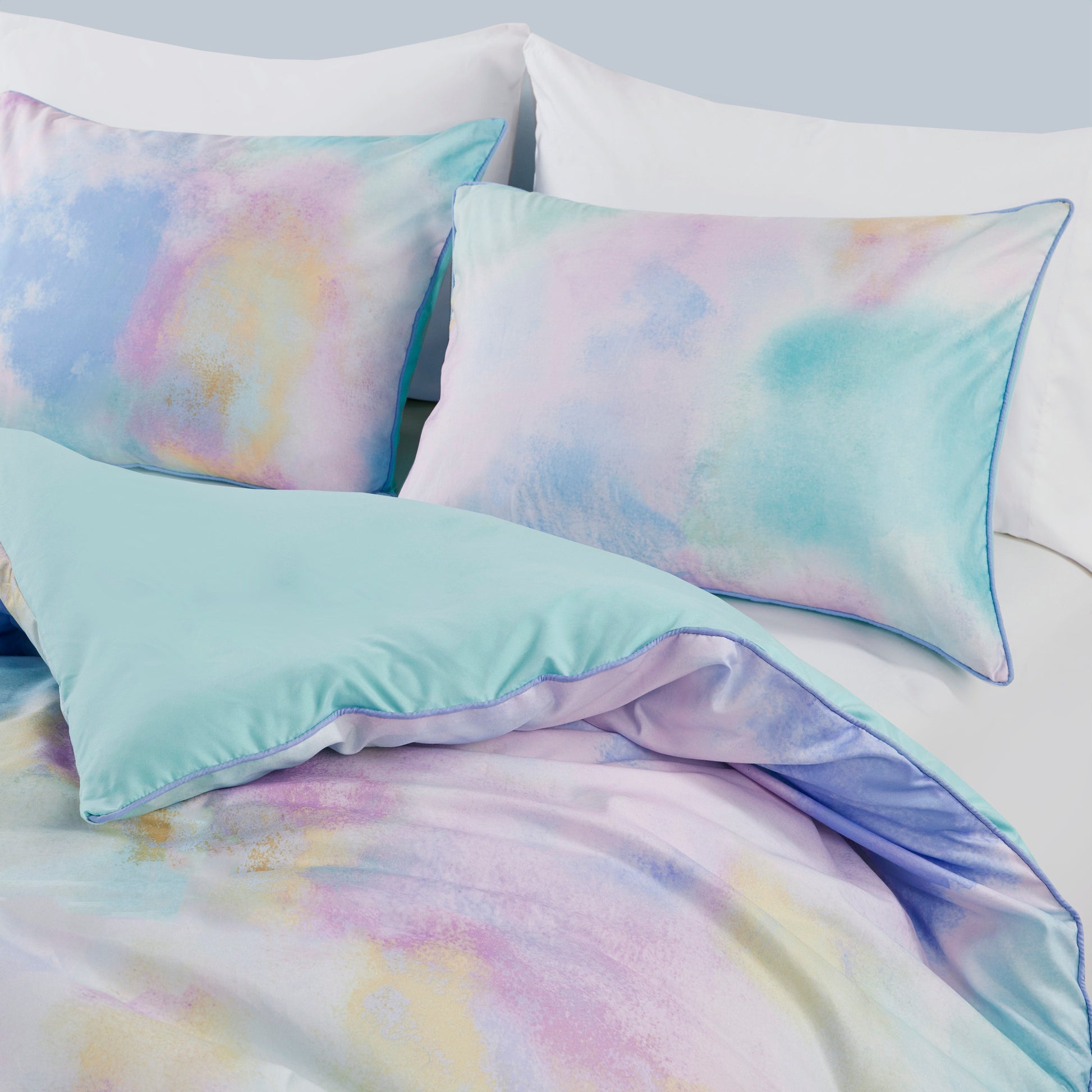 Intelligent Design Watercolor Tie Dye Printed Duvet Cover Set with Throw Pillow