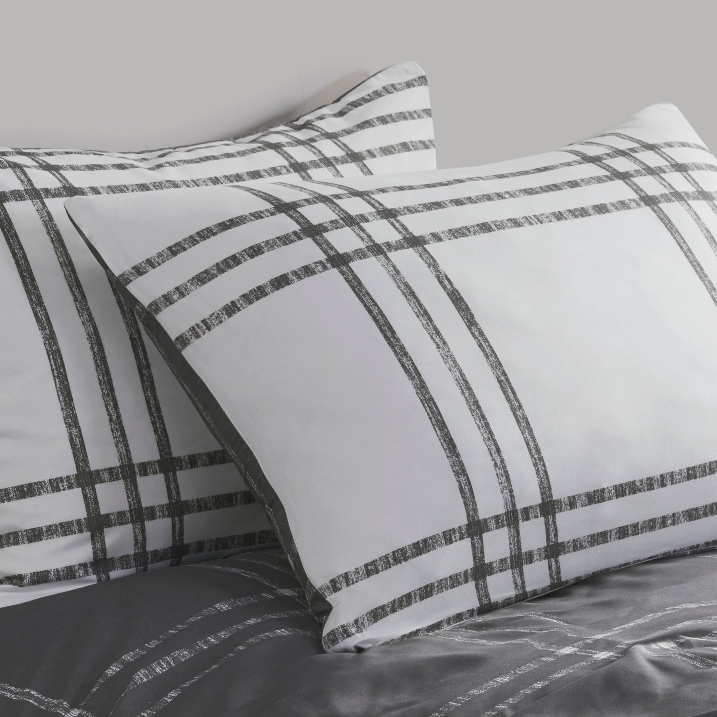 Intelligent Design Plaid Reversible Comforter Set