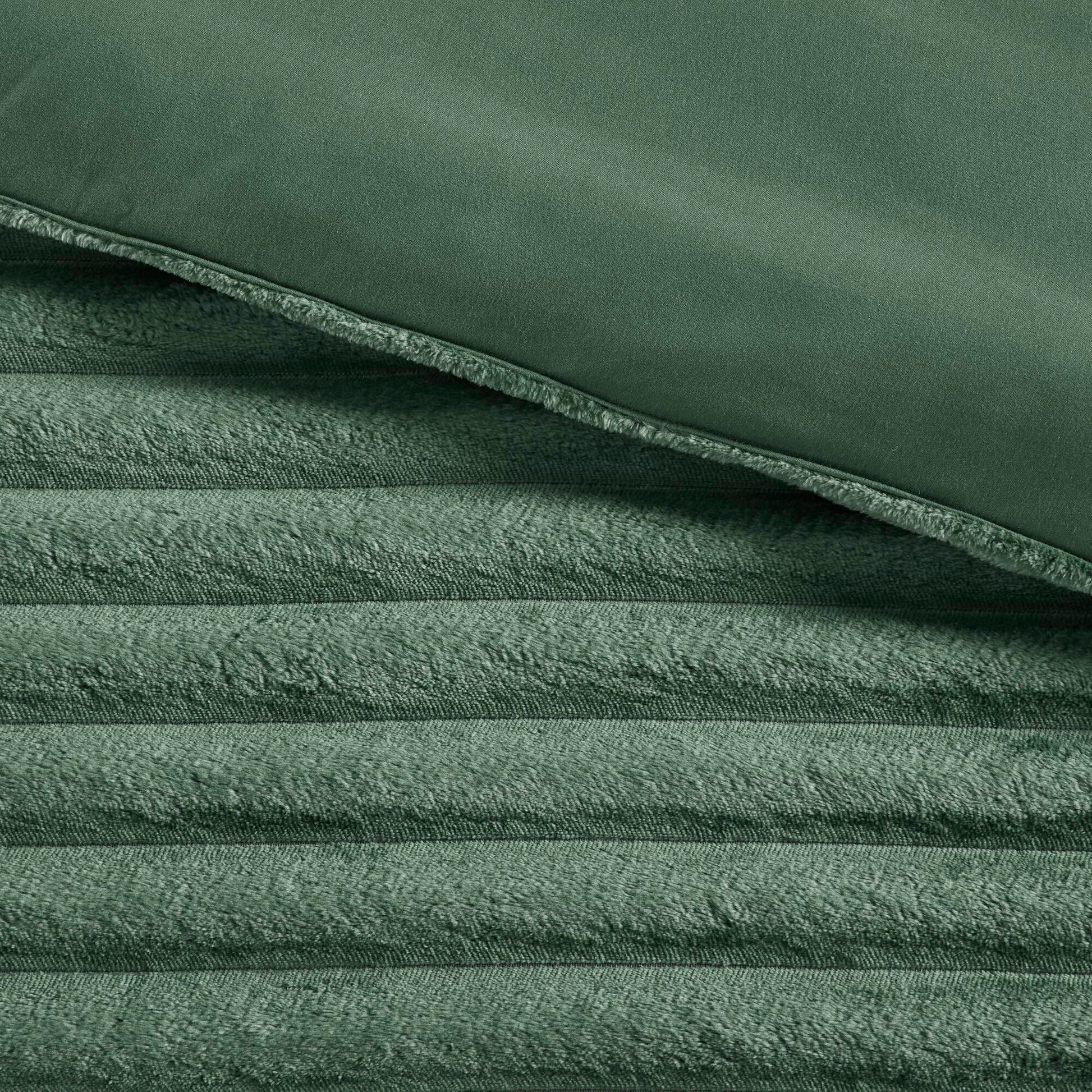 Intelligent Design 3 Piece Corded Plush Comforter Set
