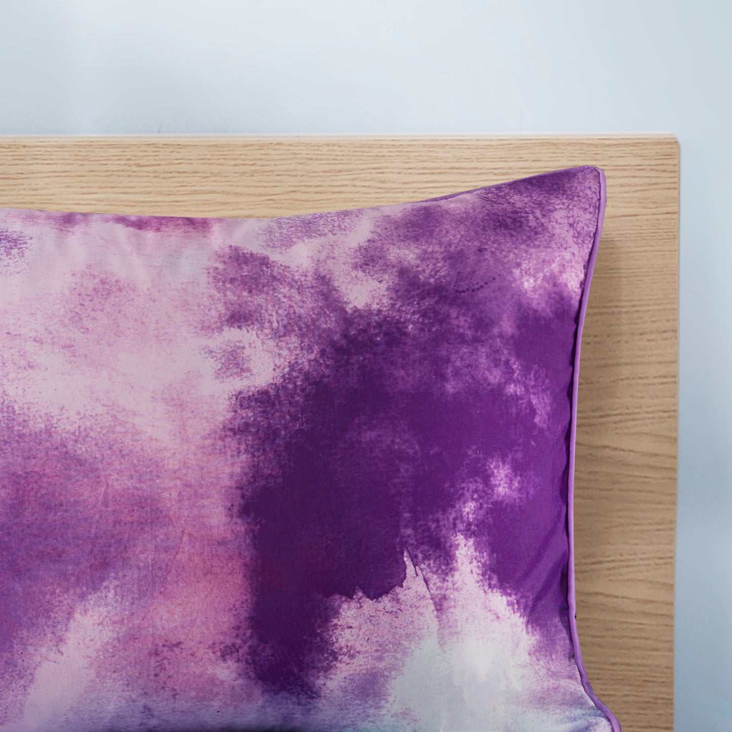 Intelligent Design Watercolor Tie Dye Printed Duvet Cover Set with Throw Pillow