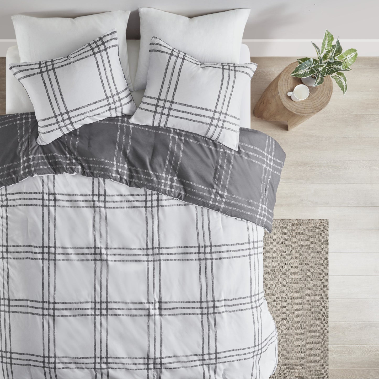 Intelligent Design Plaid Reversible Comforter Set