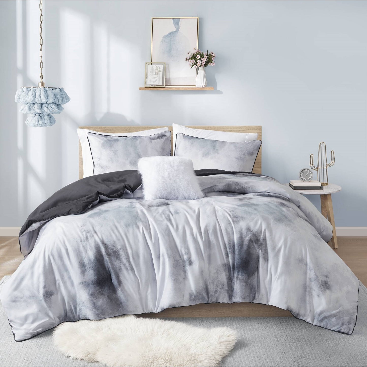 Intelligent Design Watercolor Tie Dye Printed Duvet Cover Set with Throw Pillow