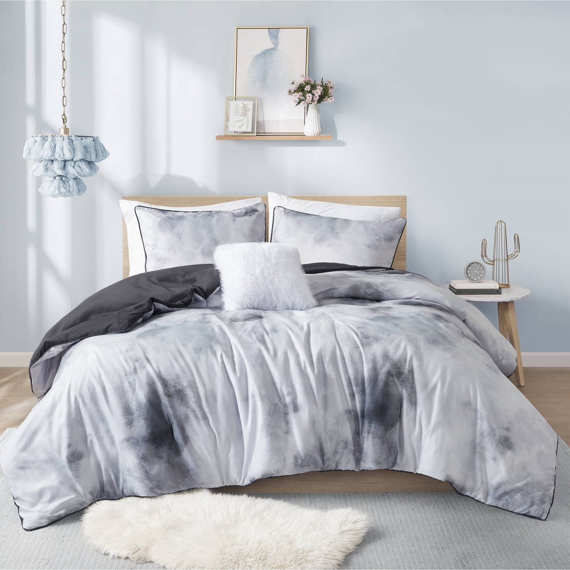 Intelligent Design Watercolor Tie Dye Printed Duvet Cover Set with Throw Pillow