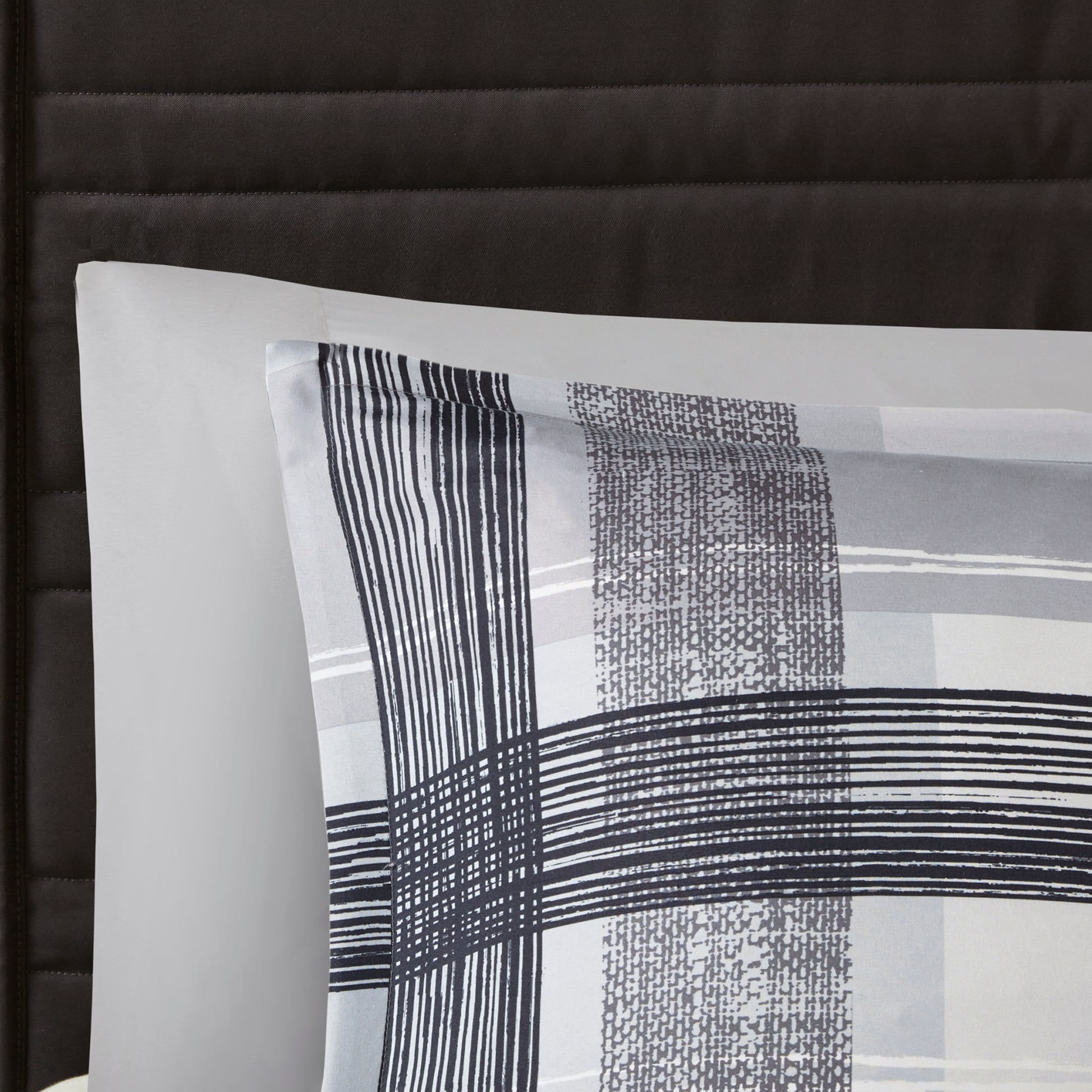 Intelligent Design Plaid Comforter Set