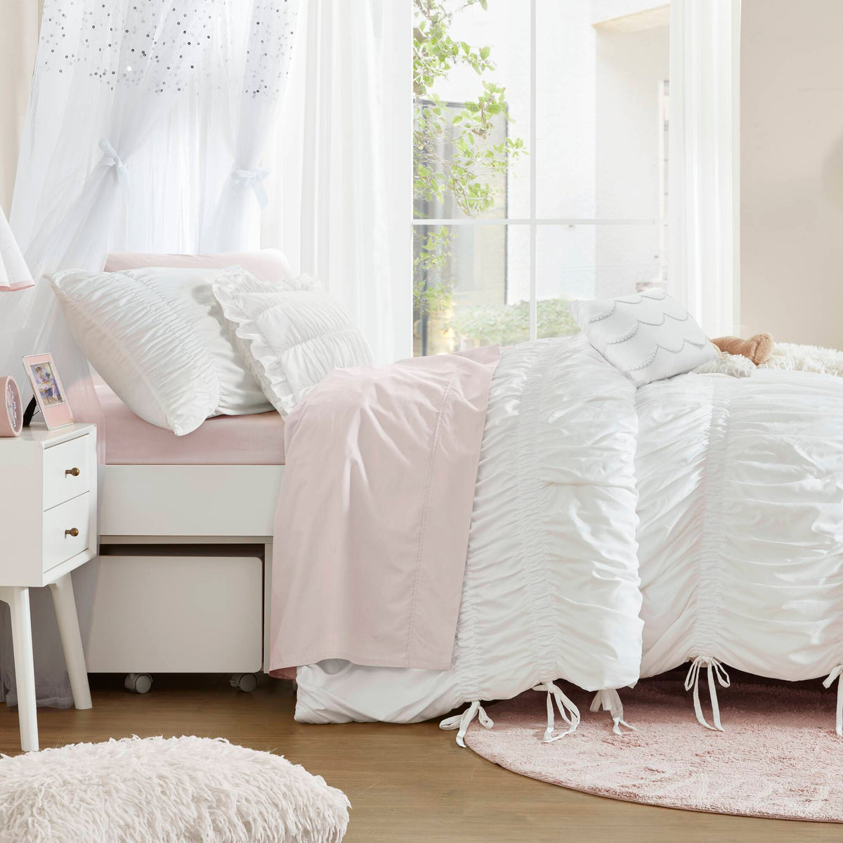 Ivy Sweet Ruched Design 4-Piece Comforter Set