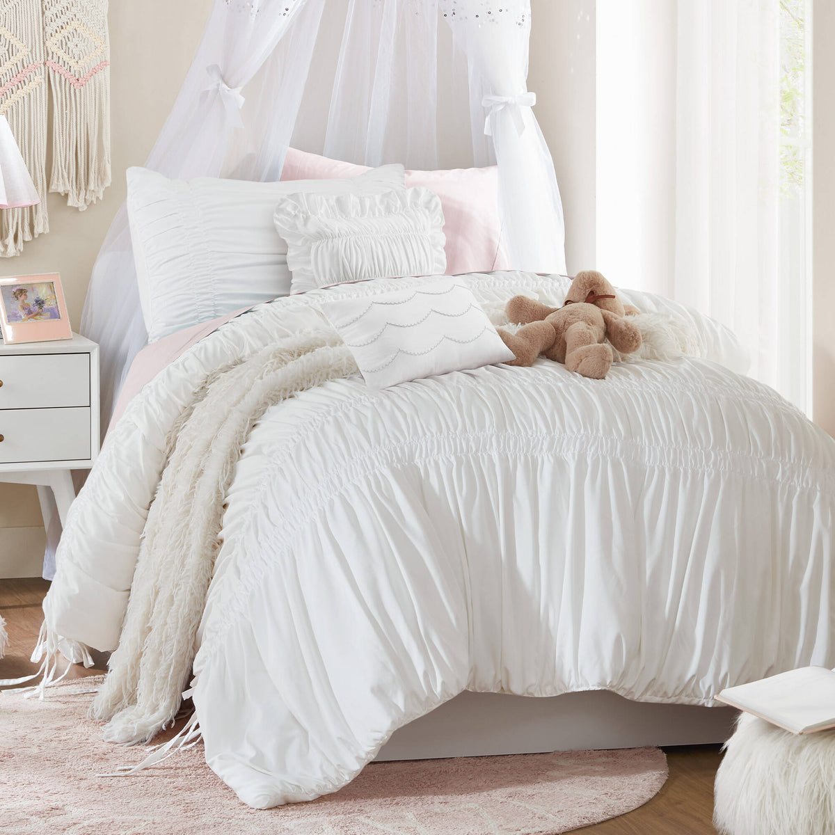Ivy Sweet Ruched Design 4-Piece Comforter Set