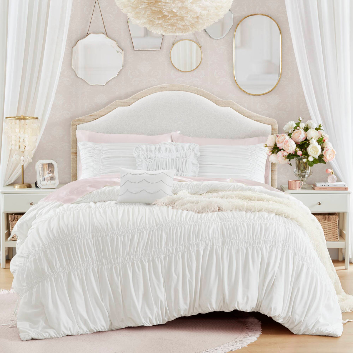Ivy Sweet Ruched Design 4-Piece Comforter Set