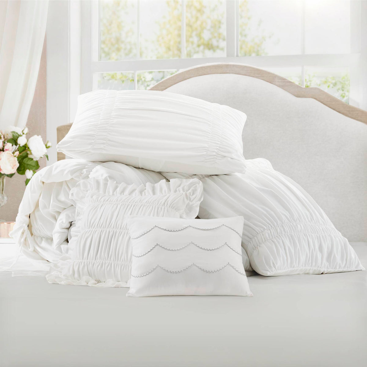 Ivy Sweet Ruched Design 4-Piece Comforter Set
