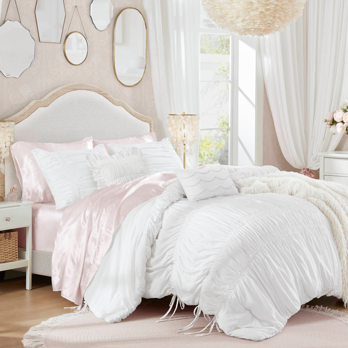 Ivy Sweet Ruched Design 4-Piece Comforter Set