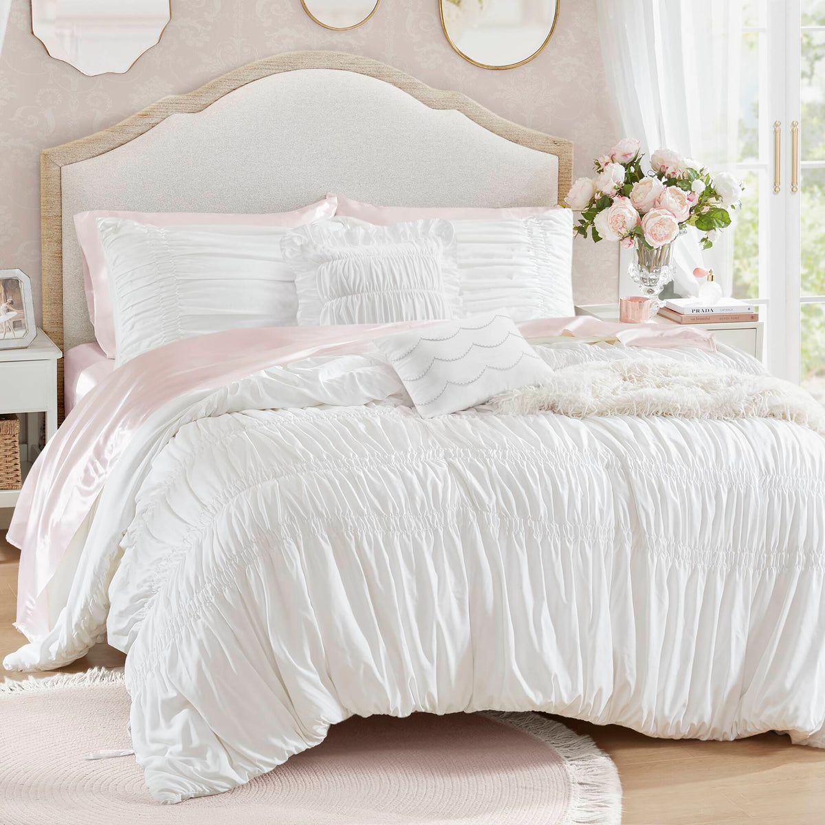 Ivy Sweet Ruched Design 4-Piece Comforter Set