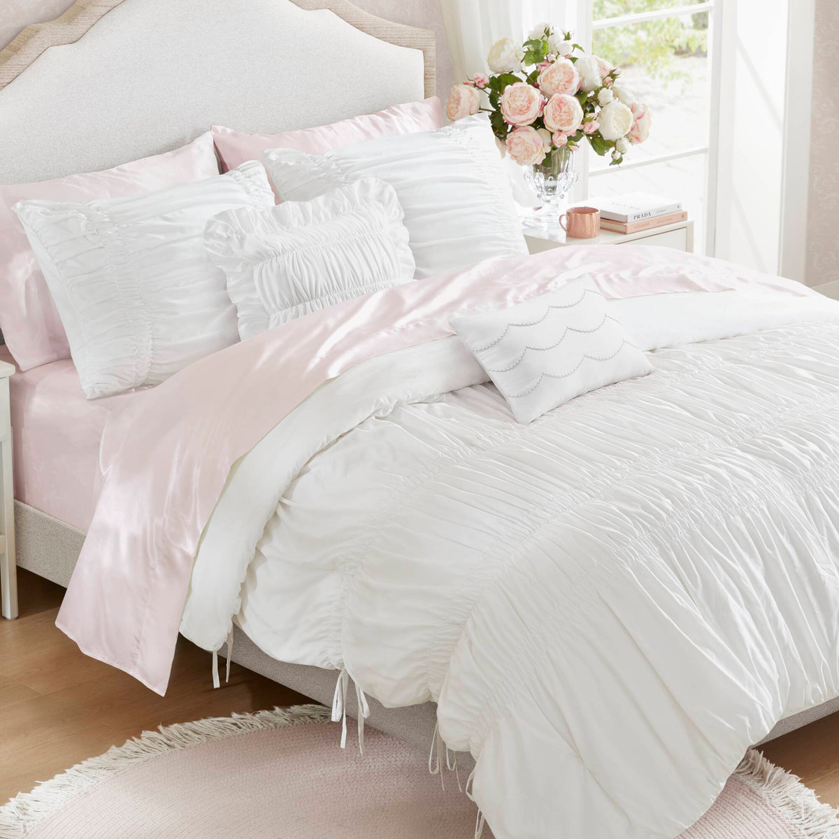 Ivy Sweet Ruched Design 4-Piece Comforter Set