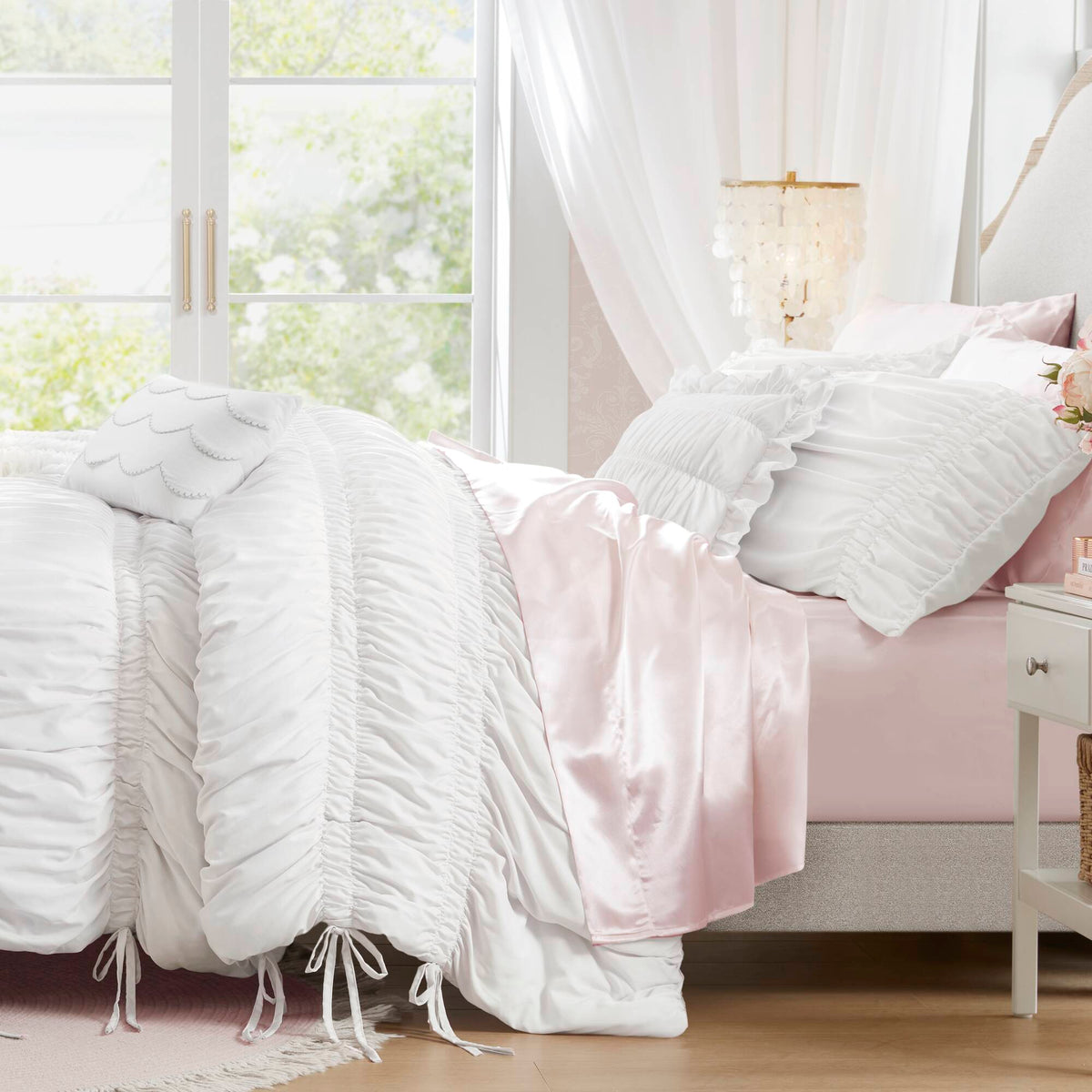 Ivy Sweet Ruched Design 4-Piece Comforter Set