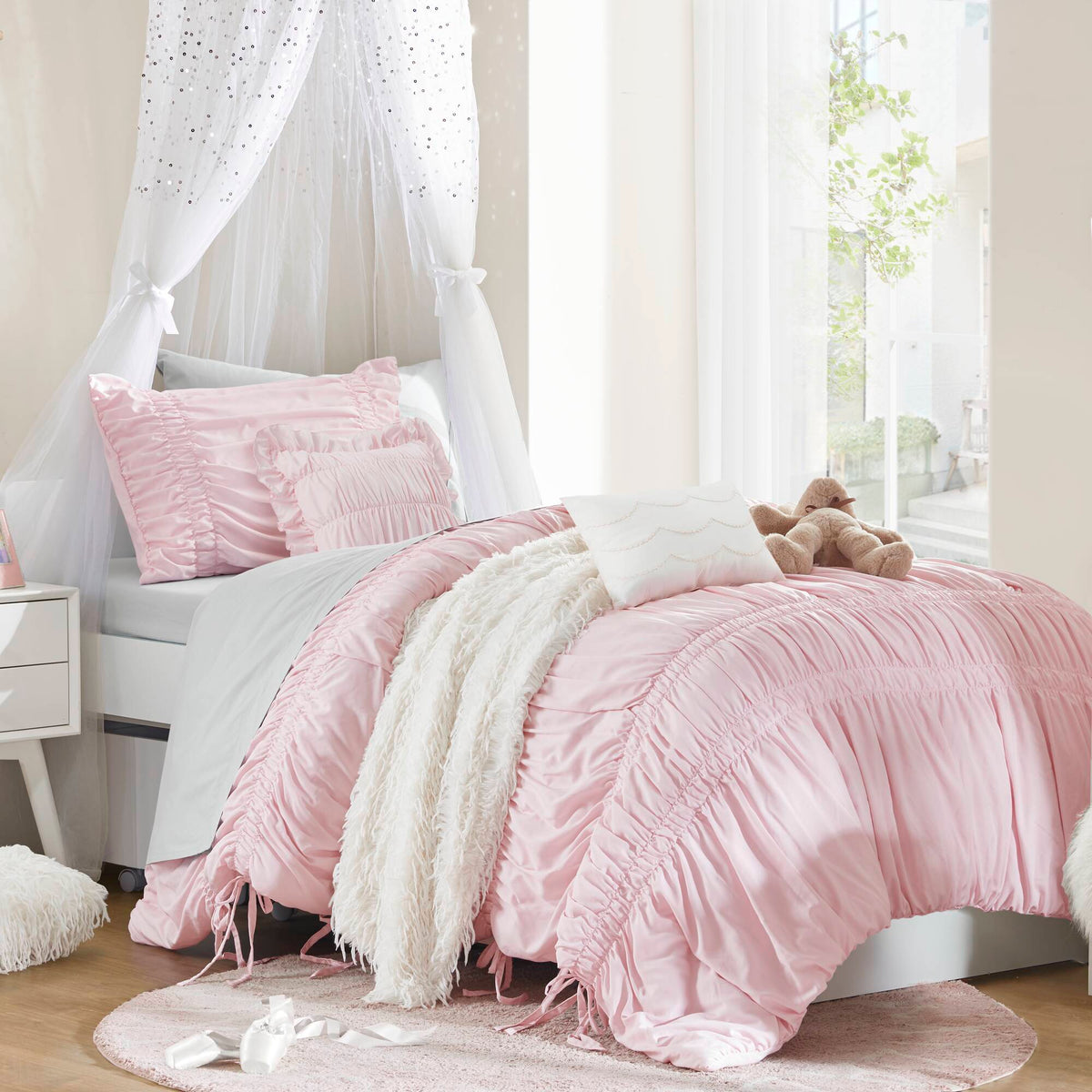 Ivy Sweet Ruched Design 4-Piece Comforter Set