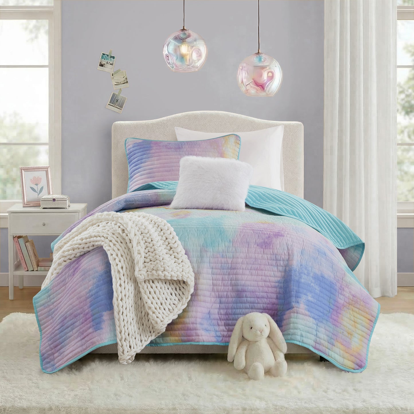 Cassiopeia Watercolor Tie Dye Printed Quilt Set with Throw Pillow