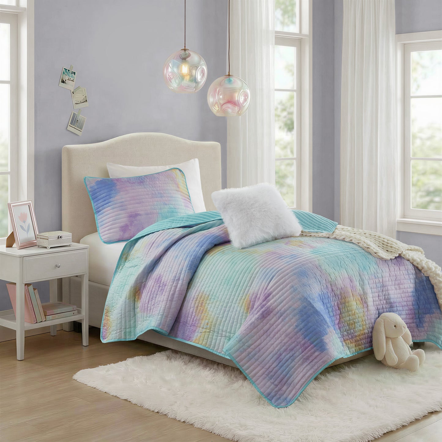 Cassiopeia Watercolor Tie Dye Printed Quilt Set with Throw Pillow