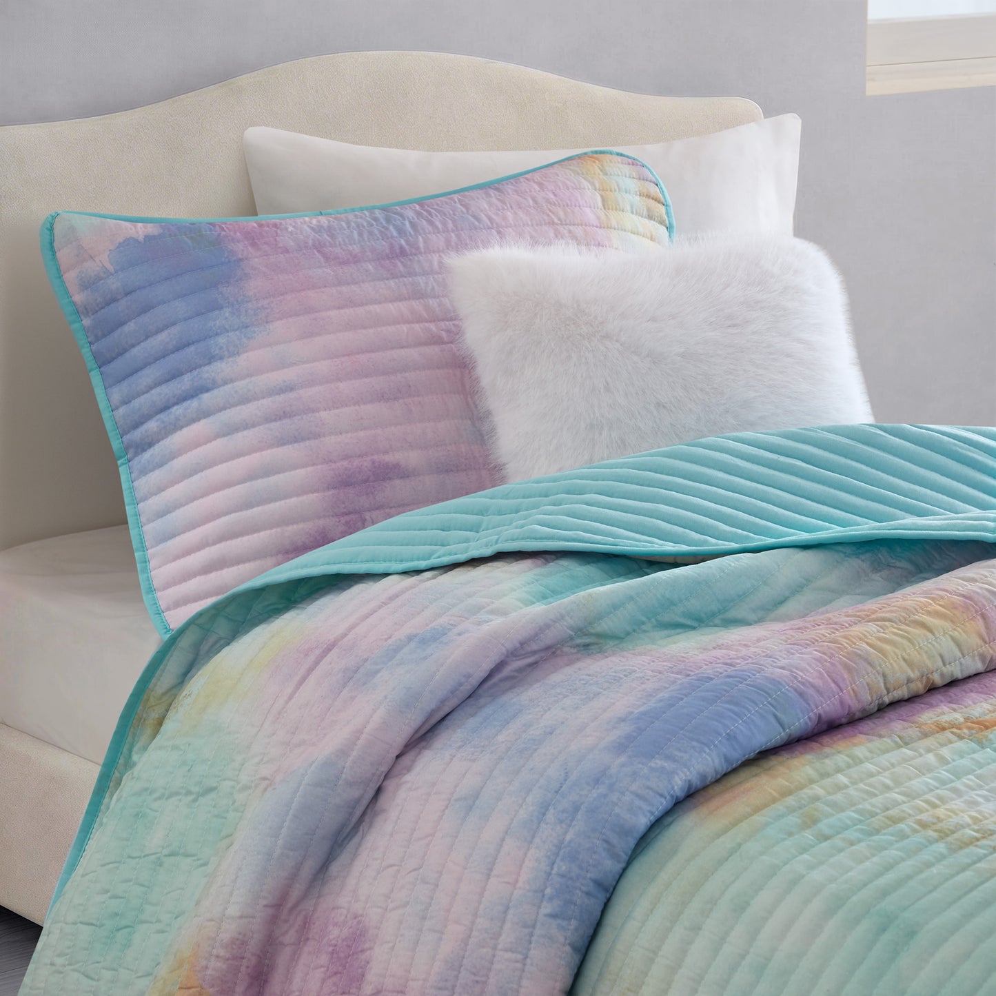 Cassiopeia Watercolor Tie Dye Printed Quilt Set with Throw Pillow