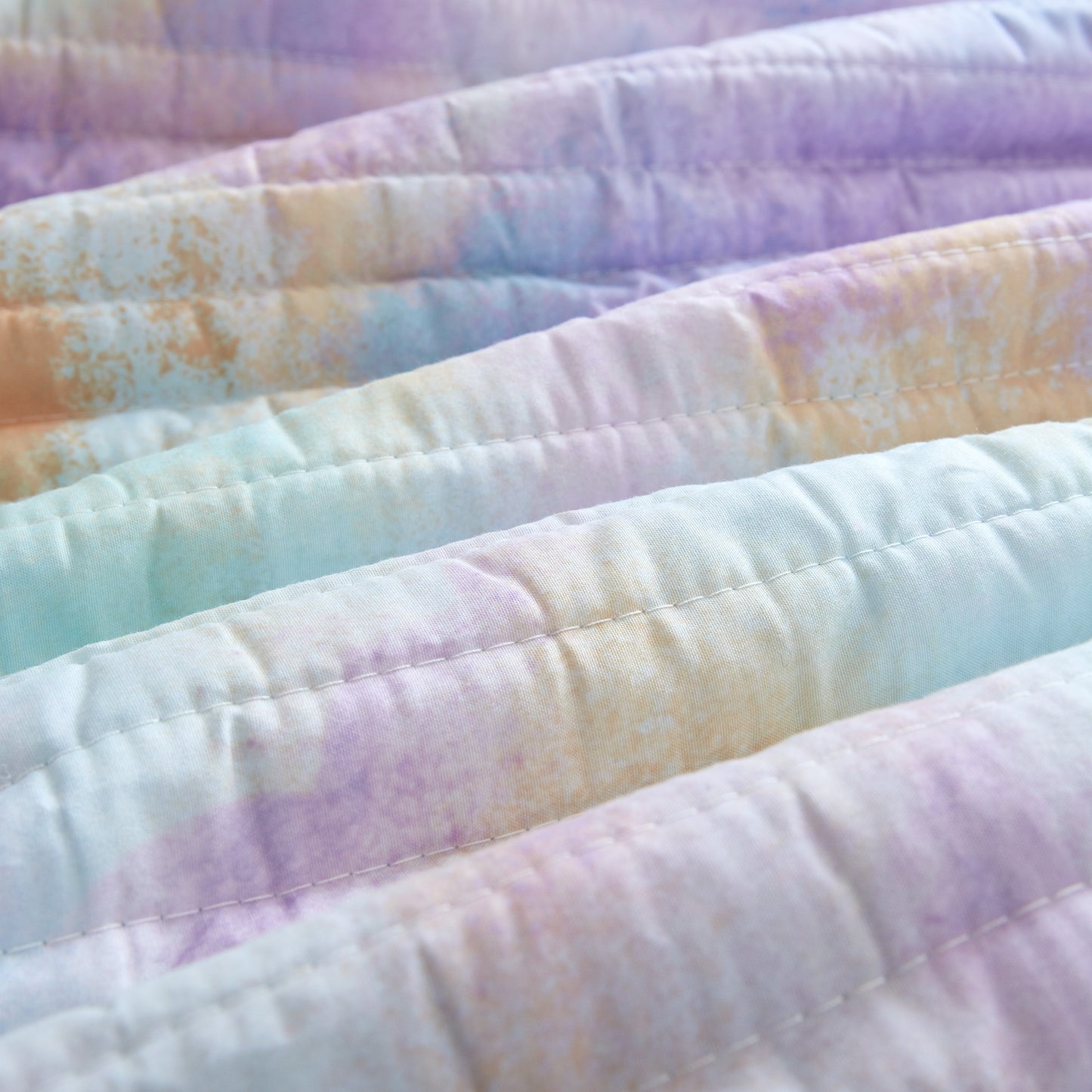 Cassiopeia Watercolor Tie Dye Printed Quilt Set with Throw Pillow