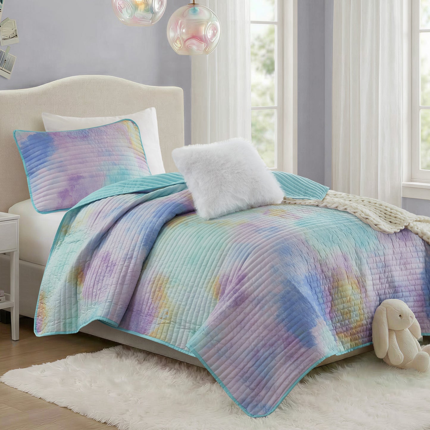 Cassiopeia Watercolor Tie Dye Printed Quilt Set with Throw Pillow
