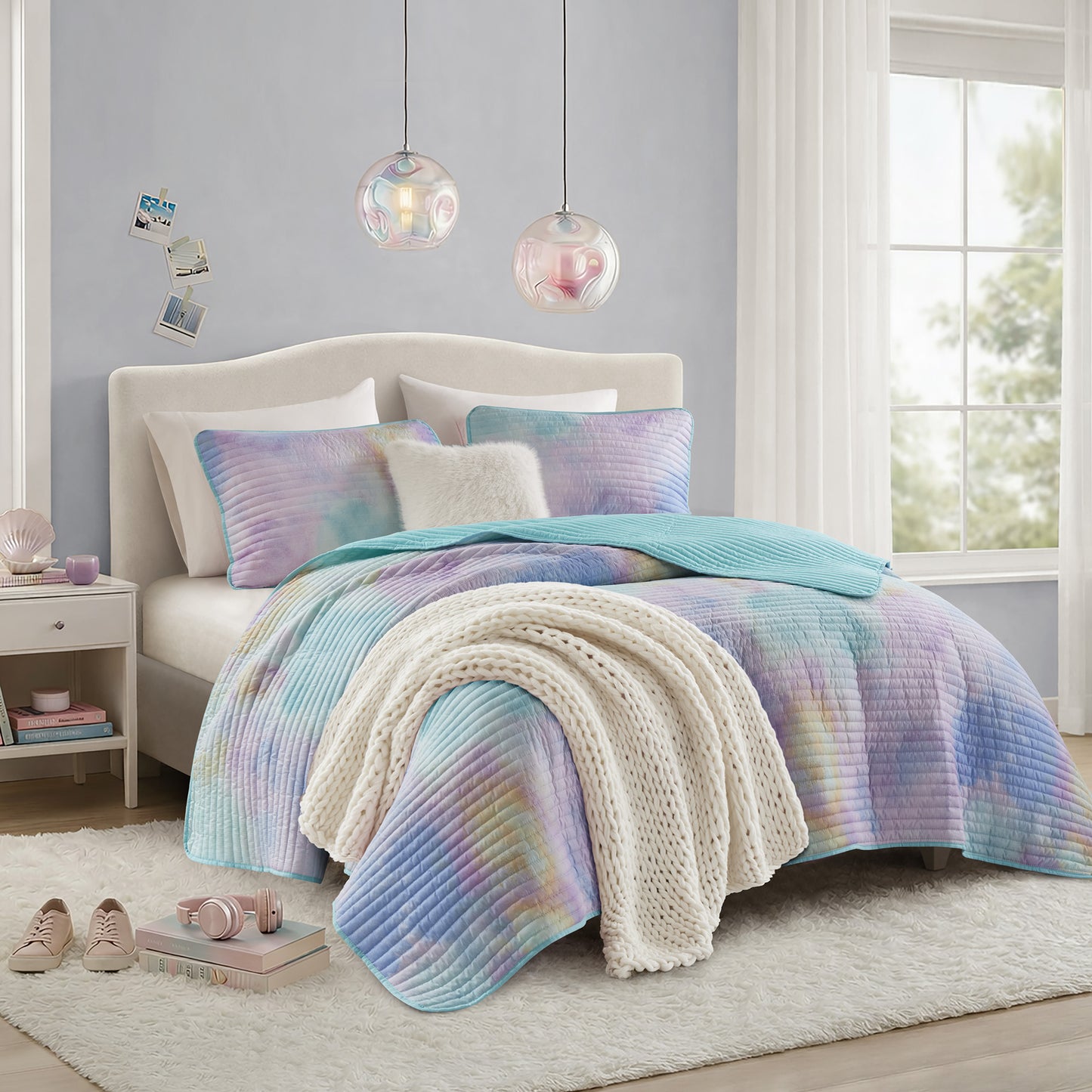 Cassiopeia Watercolor Tie Dye Printed Quilt Set with Throw Pillow