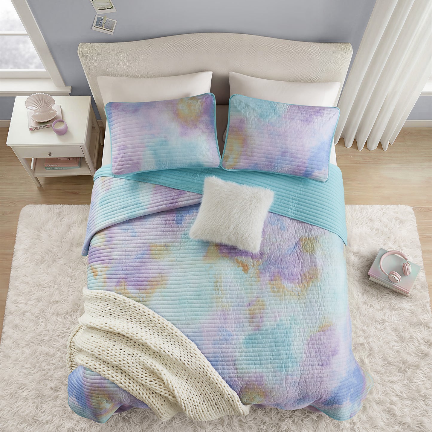 Cassiopeia Watercolor Tie Dye Printed Quilt Set with Throw Pillow