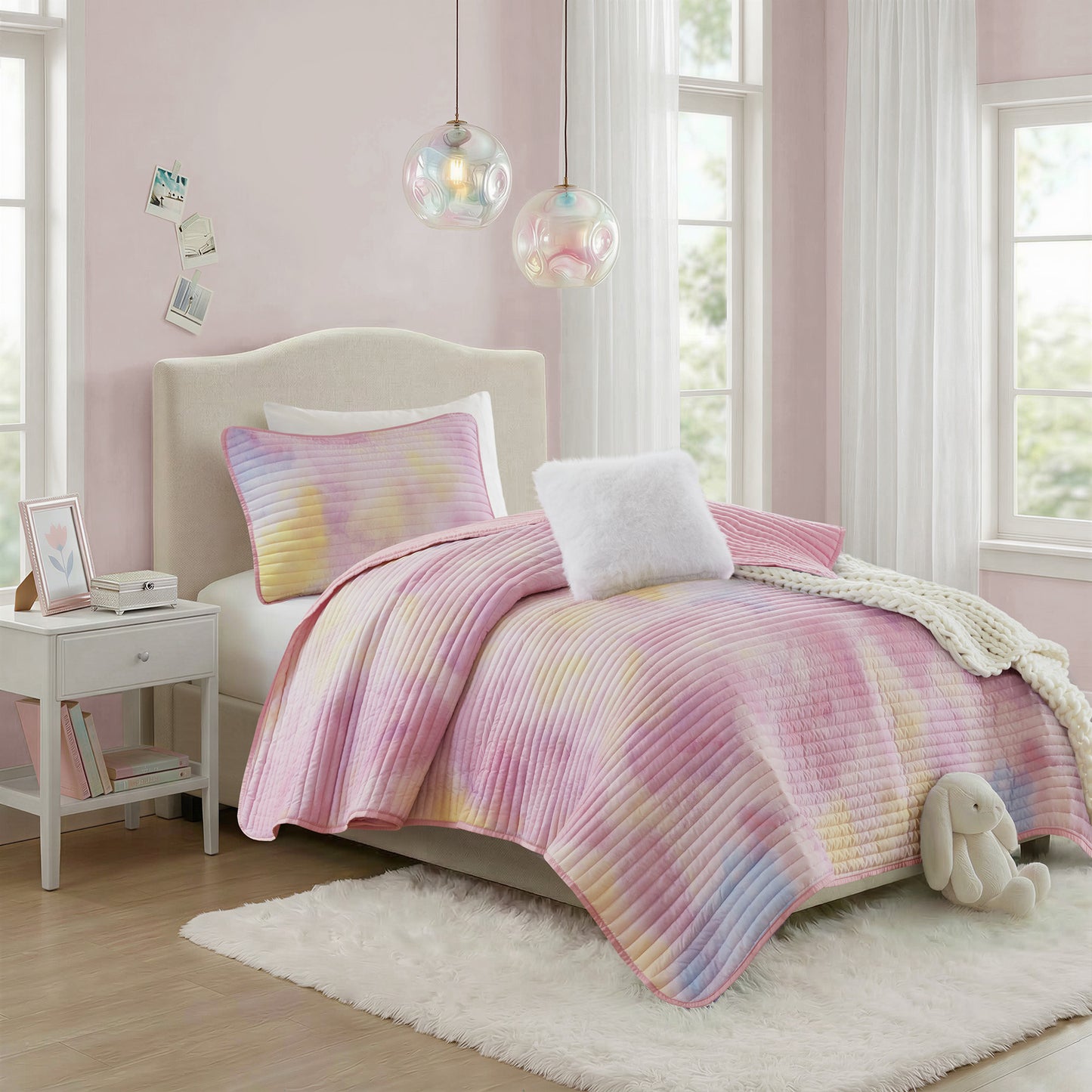 Cassiopeia Watercolor Tie Dye Printed Quilt Set with Throw Pillow