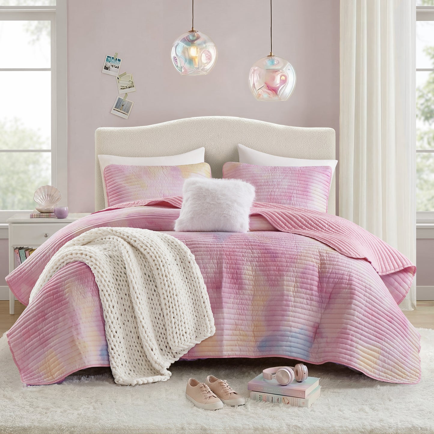 Cassiopeia Watercolor Tie Dye Printed Quilt Set with Throw Pillow