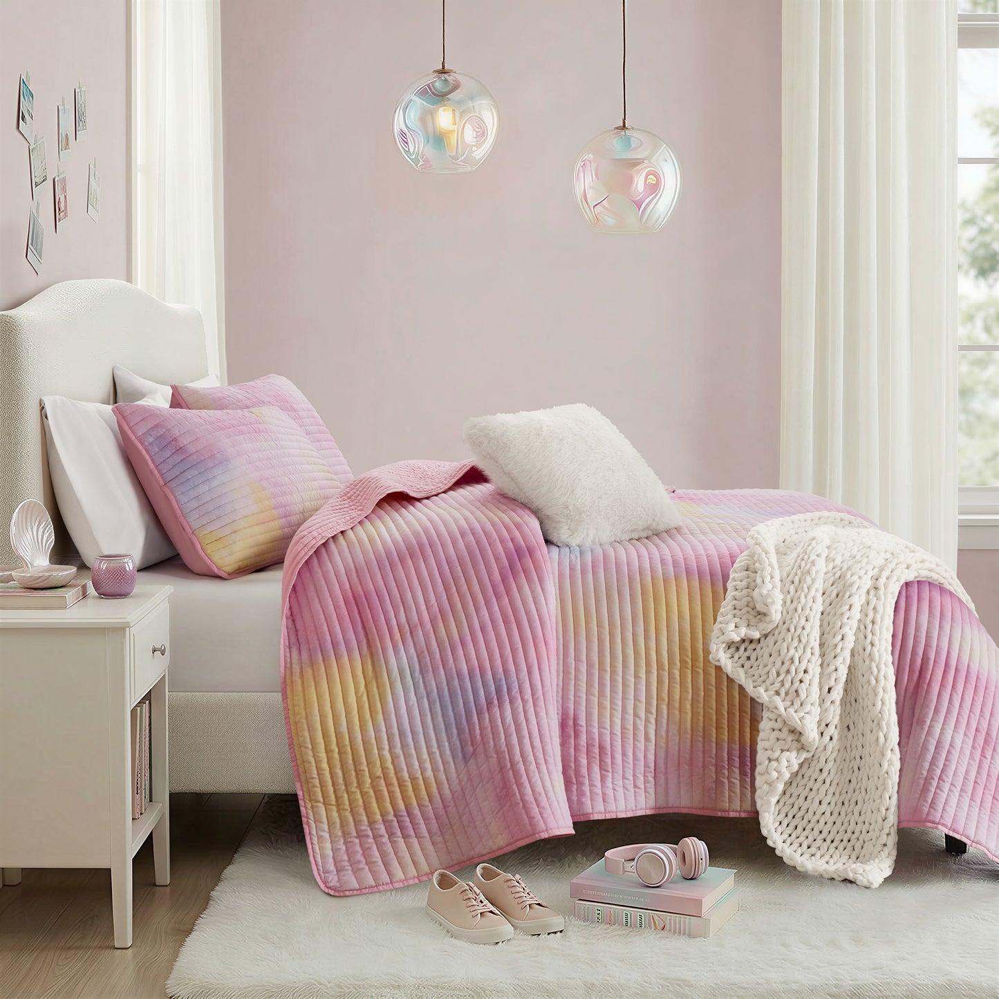 Cassiopeia Watercolor Tie Dye Printed Quilt Set with Throw Pillow